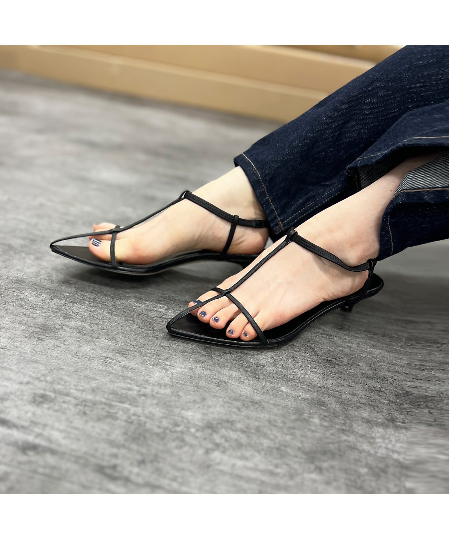 Rouge vif la cle 【BRENTELLA/ブレンテッラ】Tストラップサンダル JANE ルージュ・ヴィフ ラクレ シューズ・靴 サンダル ブラック【送料無料】のサムネイル