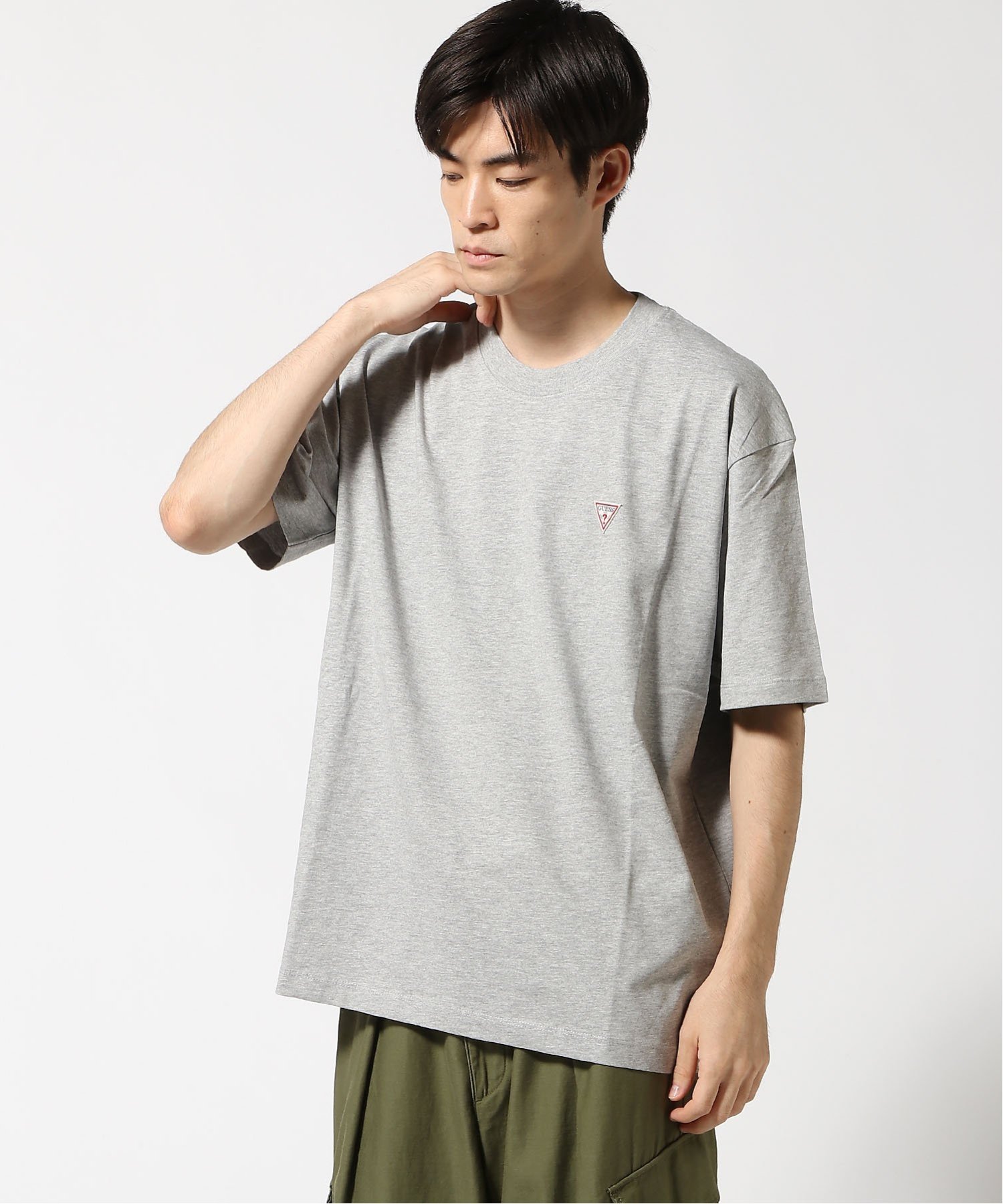 GUESS JEANS 半袖Tシャツ(M)GUESS JEANS Patch Tee ゲス トップス カットソー・Tシャツ グレー ブラック カーキグリーン