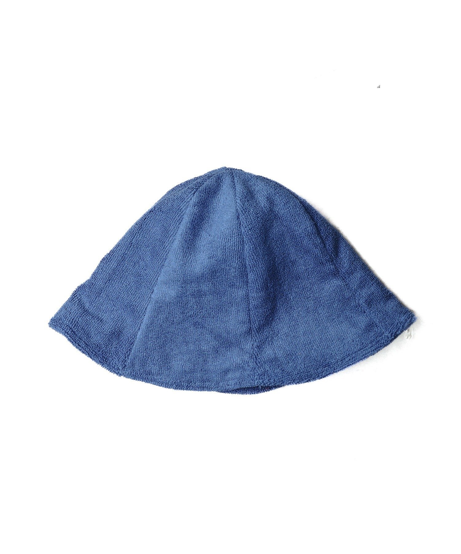realize（レアリゼ）HYBIRD SAUNA HAT/吸水速乾 パイル サウナハット■detail吸水速乾性に優れたパイルを使用したTETERA累計No.1の販売数を誇るサウナハットの素材を共通で使用した新しい定番サウナハット。　内側のトップにTETERAのオリジナル吊りテープを挟み込み、サウナ周りのフックに掛けやすい仕様デザインにしております。また、頭まわりの周囲を少し大きめにすることでより深くすっぽりかぶれるサイズ感にしておりますので女性でもゆったりと被っていただけます。　ストリート、アウトドア、ファッションシーンでも使える多機能サウナハット。■size(cm)【TETERA/テテラ】ルームウェアブランドTETERAでは、手触りや着心地の良さはもちろん、サウナ・温泉・銭湯の移動着としても使える、ファッション性の高いサウナアフターウェアを日々研究しています。2021年よりサウナ入浴時とサウナ後の寛ぎに寄り添う、機能性も兼ねた1番お洒落なサウナウェアを目指してTETERASAUNASERIESが始動しました。幾度も品質改良を重ね、2021年6月1日から販売をスタートしました。型番：tete26-100-352-1 RS7975【採寸】サイズ(cm)高さ:24商品のサイズについて【商品詳細】素材：ポリエステル70%, コットン30%サイズ：FREEMEN,WOMEN※画面上と実物では多少色具合が異なって見える場合もございます。ご了承ください。商品のカラーについてrealize（レアリゼ）HYBIRD SAUNA HAT/吸水速乾 パイル サウナハット■detail吸水速乾性に優れたパイルを使用したTETERA累計No.1の販売数を誇るサウナハットの素材を共通で使用した新しい定番サウナハット。　内側のトップにTETERAのオリジナル吊りテープを挟み込み、サウナ周りのフックに掛けやすい仕様デザインにしております。また、頭まわりの周囲を少し大きめにすることでより深くすっぽりかぶれるサイズ感にしておりますので女性でもゆったりと被っていただけます。　ストリート、アウトドア、ファッションシーンでも使える多機能サウナハット。■size(cm)【TETERA/テテラ】ルームウェアブランドTETERAでは、手触りや着心地の良さはもちろん、サウナ・温泉・銭湯の移動着としても使える、ファッション性の高いサウナアフターウェアを日々研究しています。2021年よりサウナ入浴時とサウナ後の寛ぎに寄り添う、機能性も兼ねた1番お洒落なサウナウェアを目指してTETERASAUNASERIESが始動しました。幾度も品質改良を重ね、2021年6月1日から販売をスタートしました。型番：tete26-100-352-1 RS7975【採寸】サイズ(cm)高さ:24商品のサイズについて【商品詳細】素材：ポリエステル70%, コットン30%サイズ：FREEMEN,WOMEN※画面上と実物では多少色具合が異なって見える場合もございます。ご了承ください。商品のカラーについて