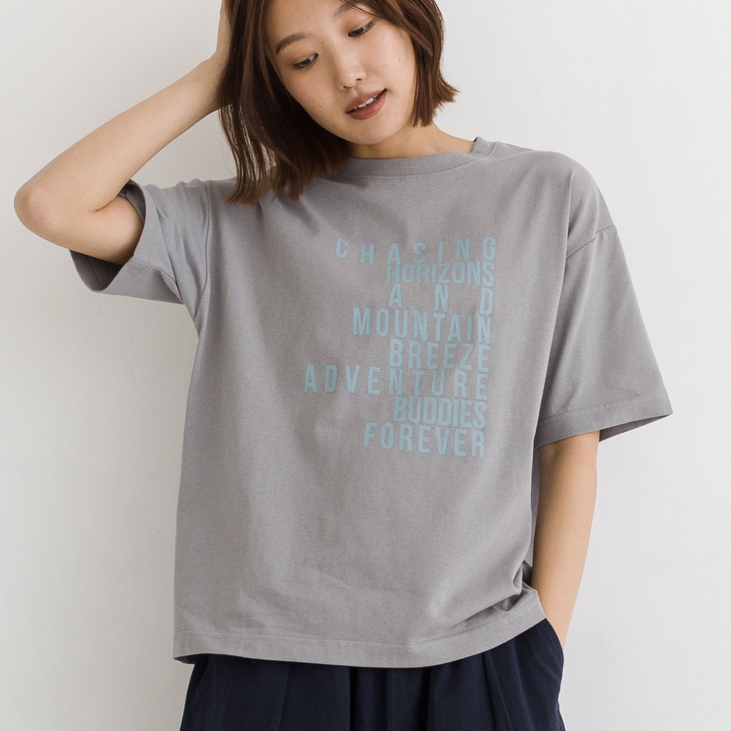 kermu ひんやり ワクワクを着る 接触冷感 ラフィー天竺 ADVENTUREプリントTシャツ ケルム トップス カットソー・Tシャツ グレー ベージュ ホワイト ピンク