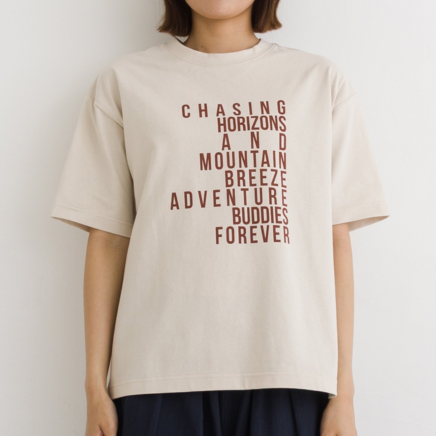 kermu ひんやり ワクワクを着る 接触冷感 ラフィー天竺 ADVENTUREプリントTシャツ ケルム トップス カットソー・Tシャツ グレー ベージュ ホワイト ピンク