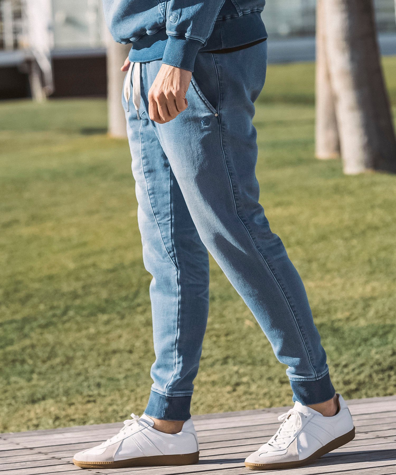 LUXEAKMPLUS LUXEAKMPLUS リュクスエイケイエムプラス インディゴサルエルジョガーパンツ シフォン パンツ その他のパンツ ネイビー【送料無料】
