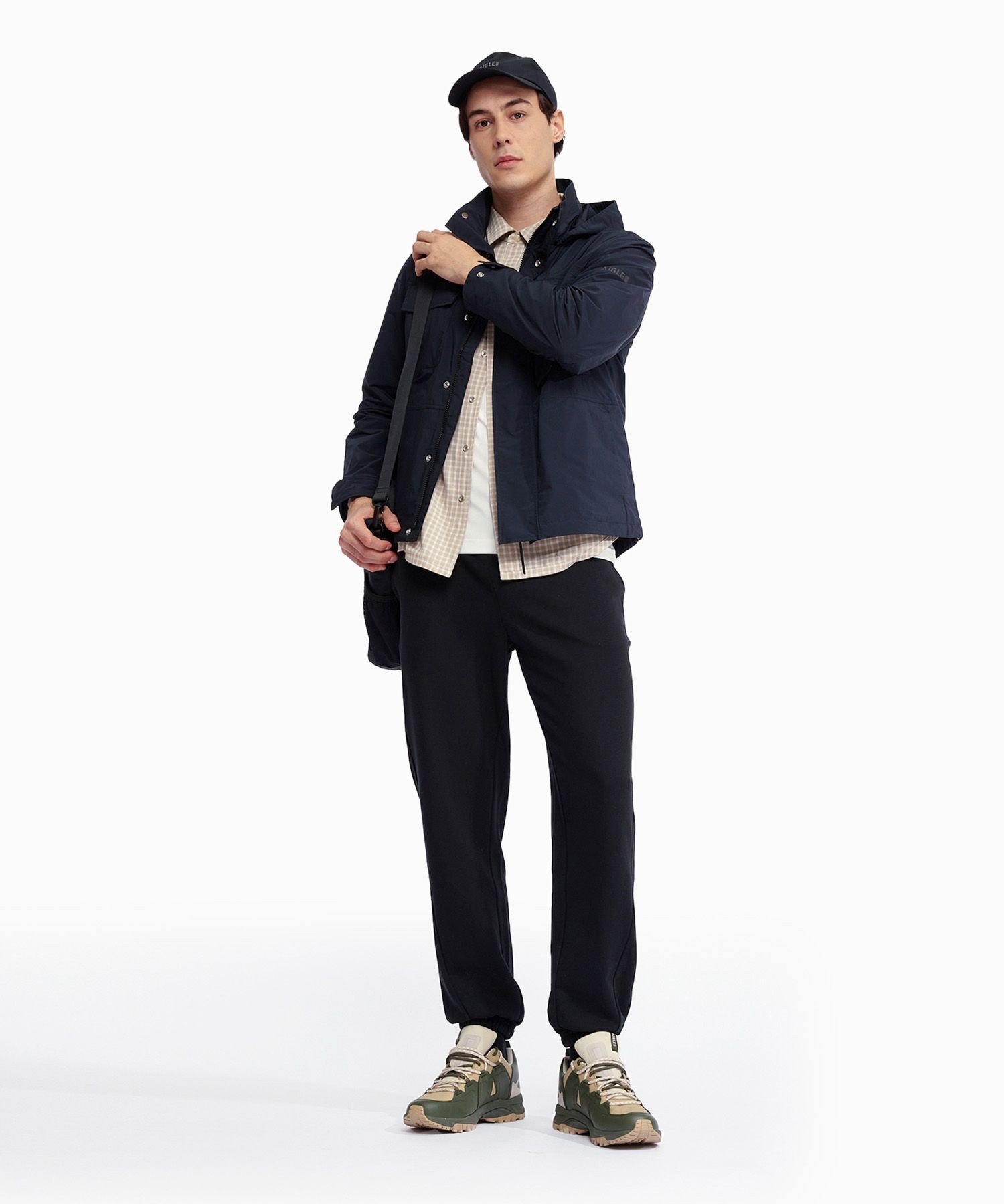 【SALE／30%OFF】AIGLE UVカット 撥水 形状記憶 ダブルジップフーデッドナイロンジャケット / マウンテンパーカー フード取り外し可 エーグル ジャケット・アウター ナイロンジャケット ホワイト ブラック【送料無料】