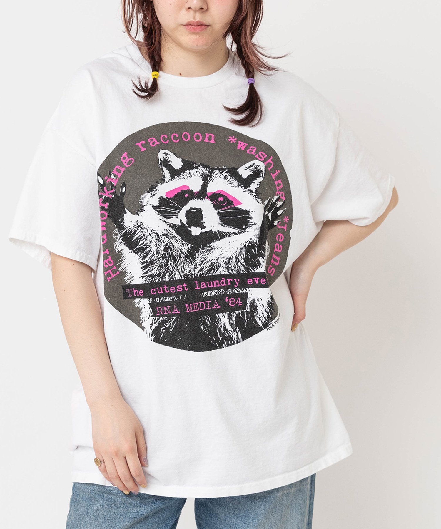 RNA M2683 アライグマプリントTEE アールエヌエー トップス カットソー・Tシャツ ホワイト ネイビー
