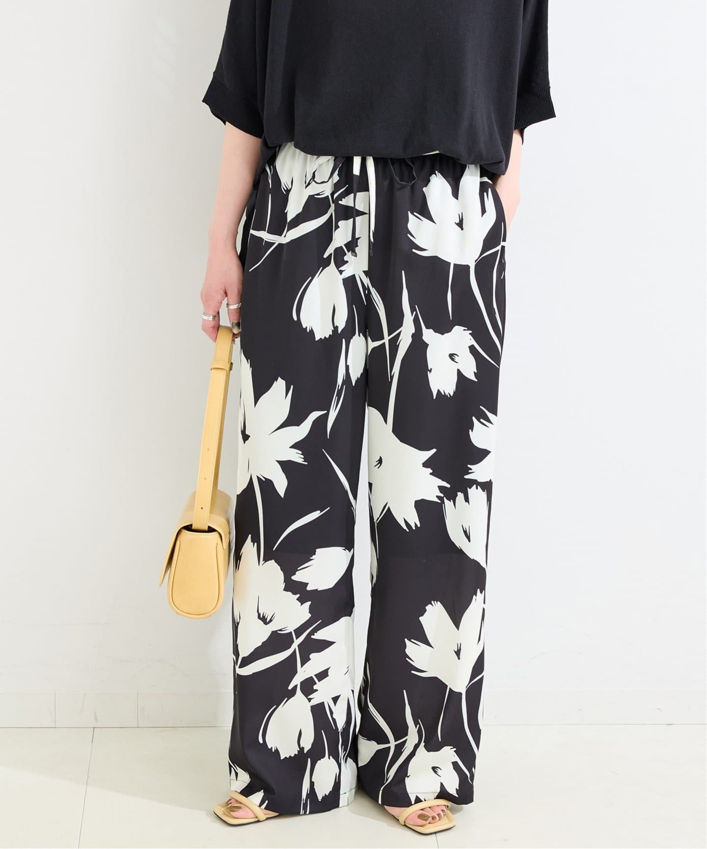 B.C STOCK 【WEB限定】ウォッシャブル / フラワーモチーフプリントパンツ ベーセーストック パンツ その他のパンツ ベージュ ブラック【送料無料】のサムネイル