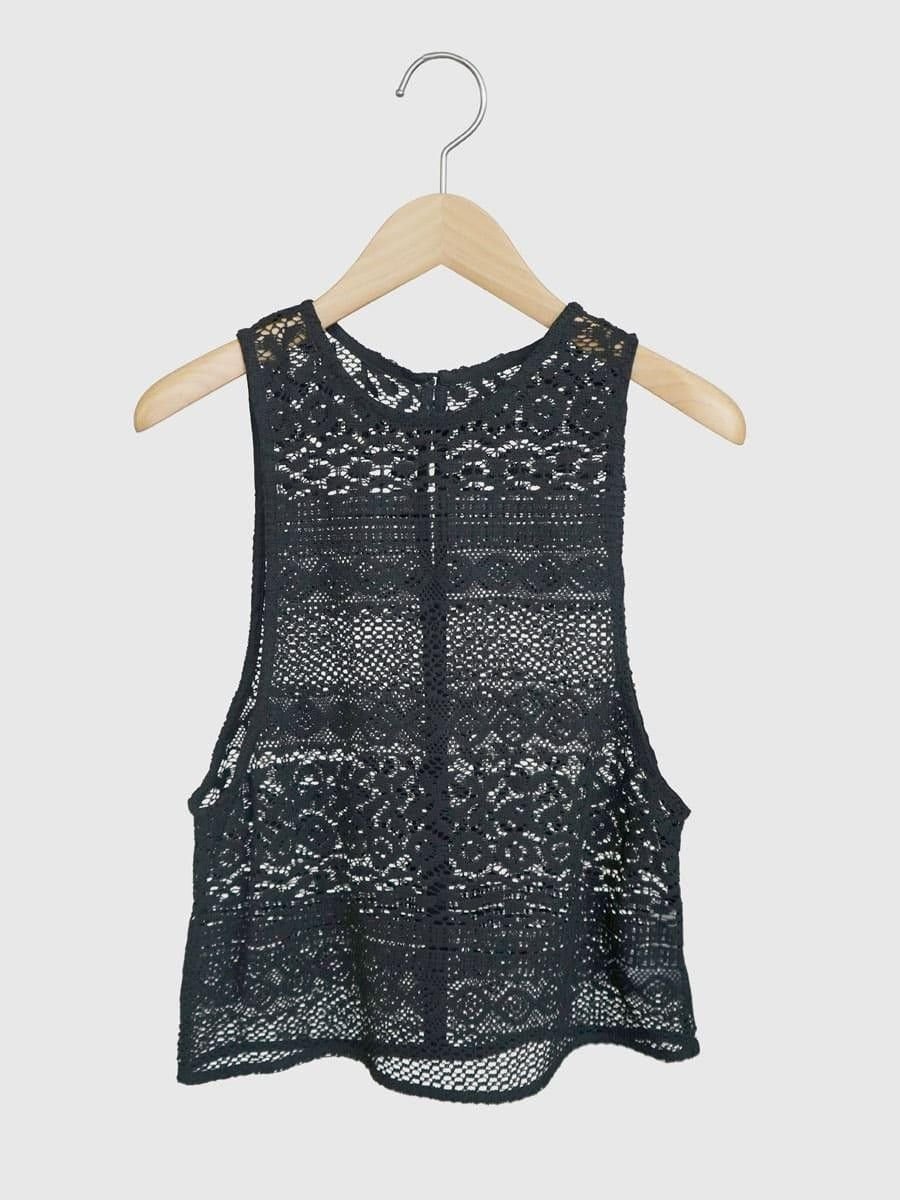 FIKA. Sleeveless crochet knit top ラシュッド トップス シャツ・ブラウス ブラック ホワイト レッド【送料無料】
