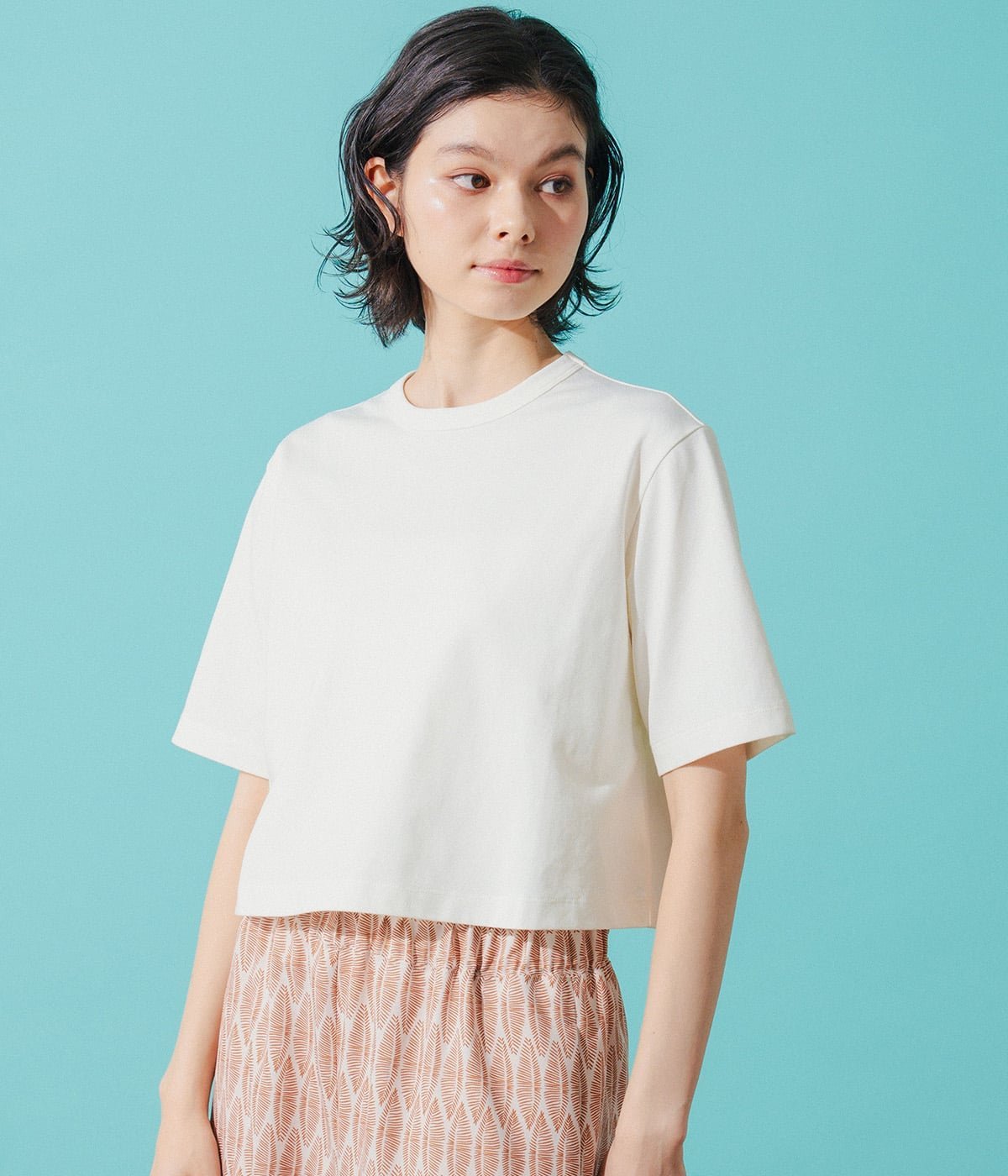 Park Slope NEWYORKER 【遮熱・着回し】ロゴプリントショート丈Tシャツ ニューヨーカー トップス カットソー・Tシャツ ホワイト ブラック ブルー