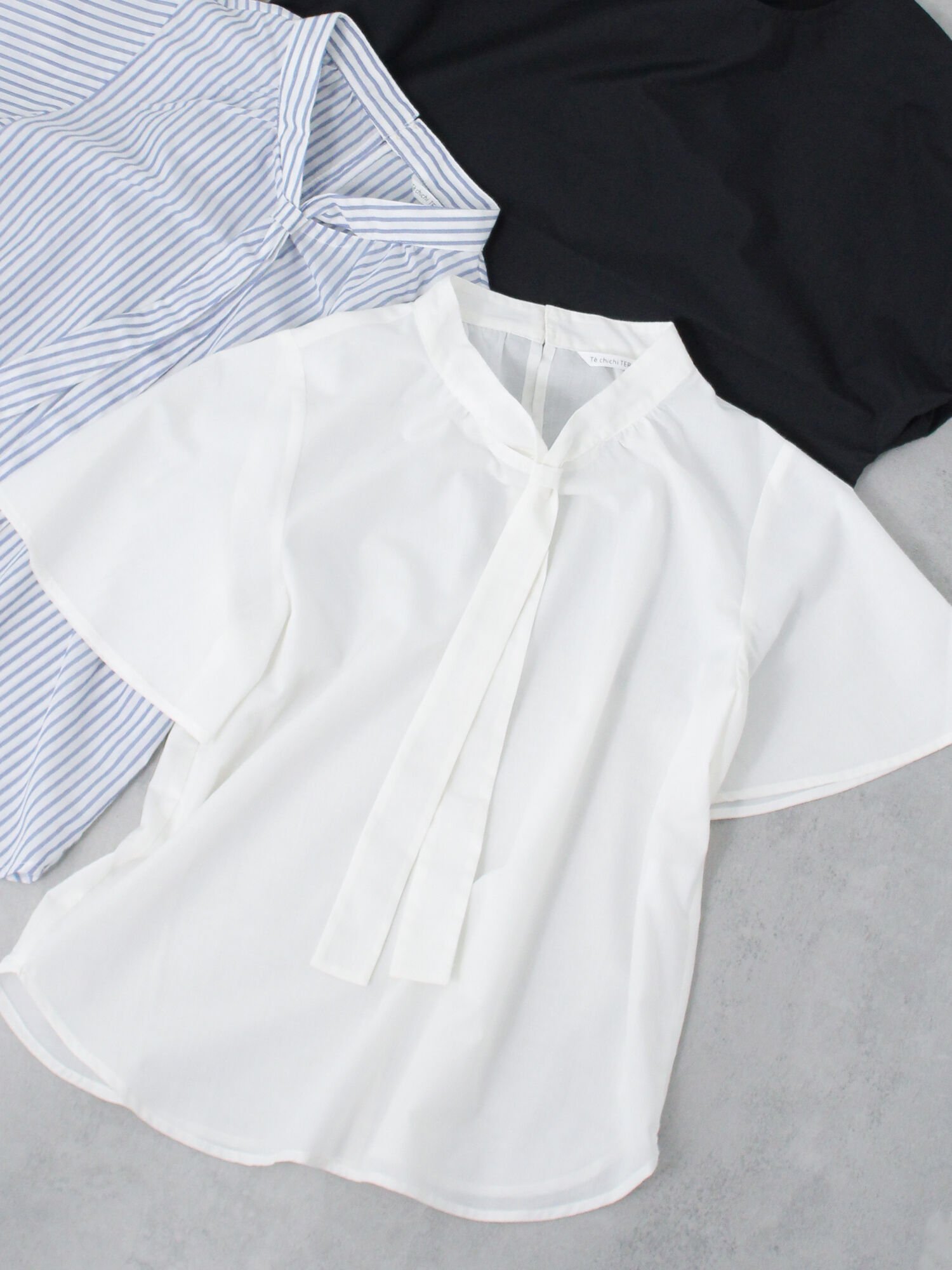 Te chichi TERRASSE 【イージーケア/接触冷感】無地/柄アソートパール釦ボウタイブラウス テチチ トップス シャツ・ブラウス ベージュ ブラック ホワイト ネイビー【送料無料】のサムネイル