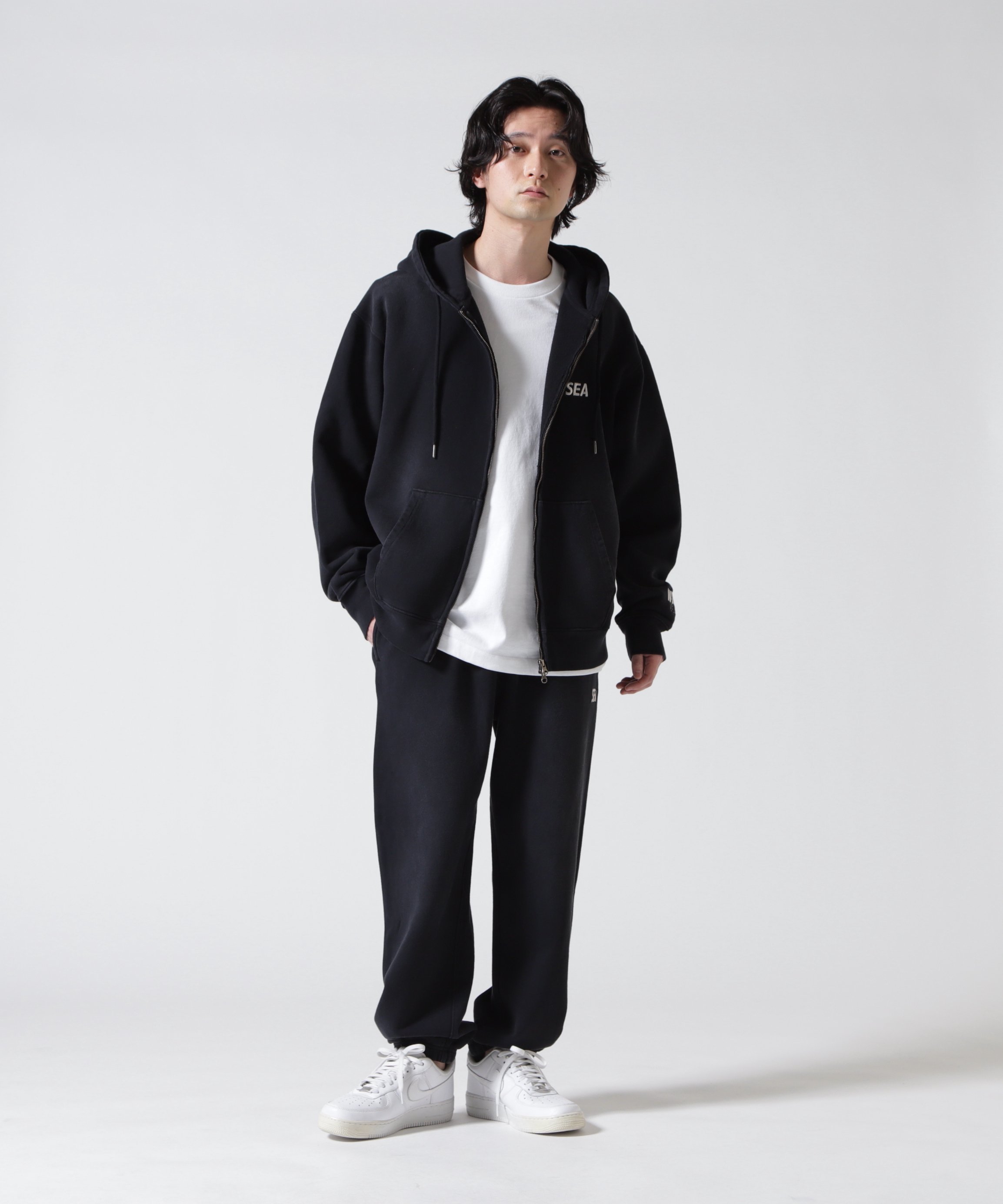 WIND AND SEA(ウィンダンシー)SULFUR DYEING LOGO ZIP SWEATSHIRT ビーセカンド トップス パーカー・フーディー ブラック