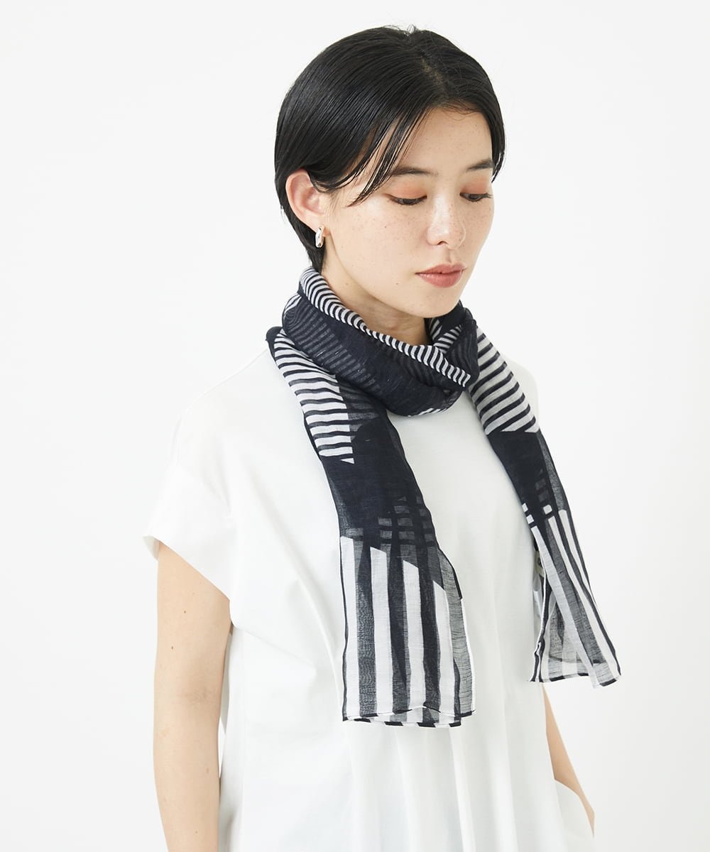 【SALE／50%OFF】GEORGES RECH（小さいサイズ） 幾何プリント麻混ストール メゾンドゥサンク ファッション雑貨 マフラー・ストール・ネックウォーマー ネイビー【送料無料】