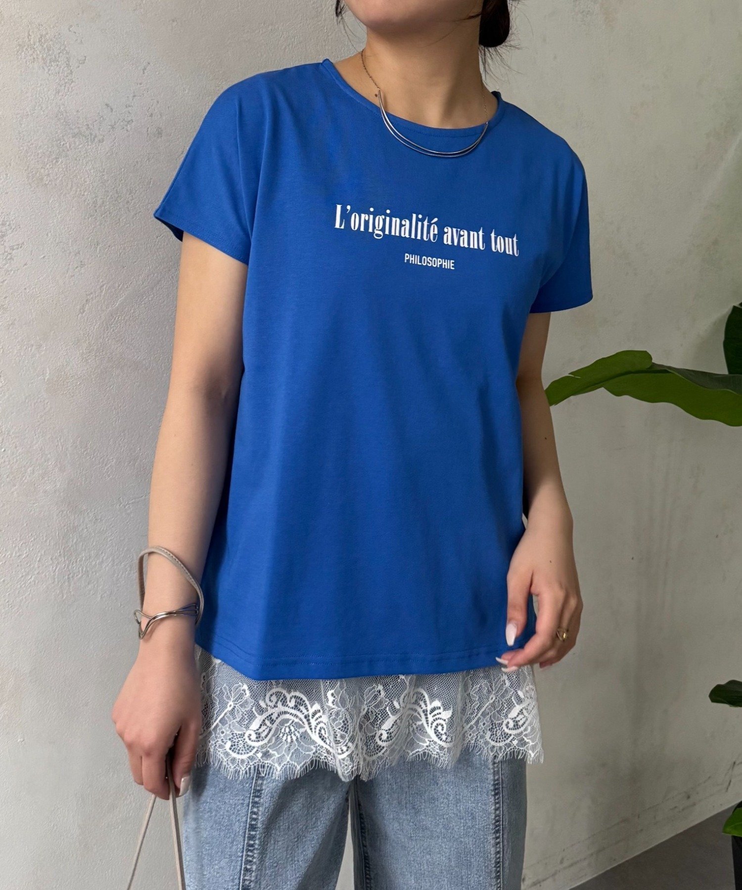Jena espace merveilleux コンパクトロゴカットソー ジェナエスパスメルヴェイユ トップス カットソー・Tシャツ ブルー ホワイト ブラック