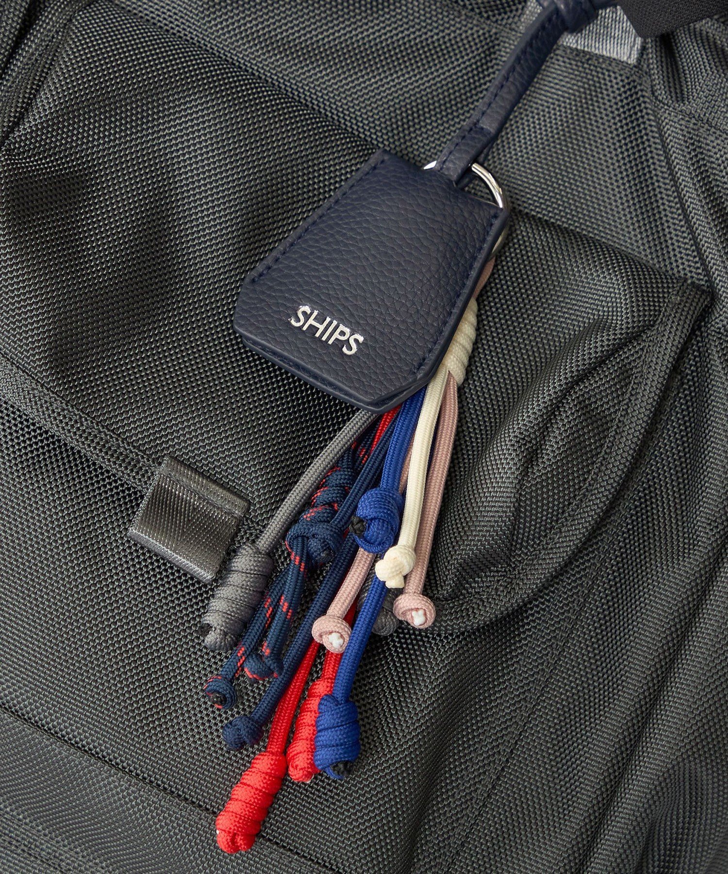 SHIPS MEN 【WEB限定】SHIPS: クロシェット フリンジ キーケース シップス ファッション雑貨 チャーム・キーチェーン ネイビー ブラック レッド