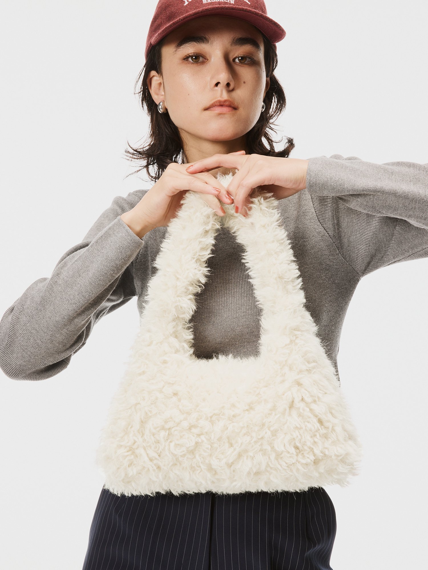 coca プードルファーバッグ コカ バッグ ハンドバッグ ホワイト ブラックのサムネイル