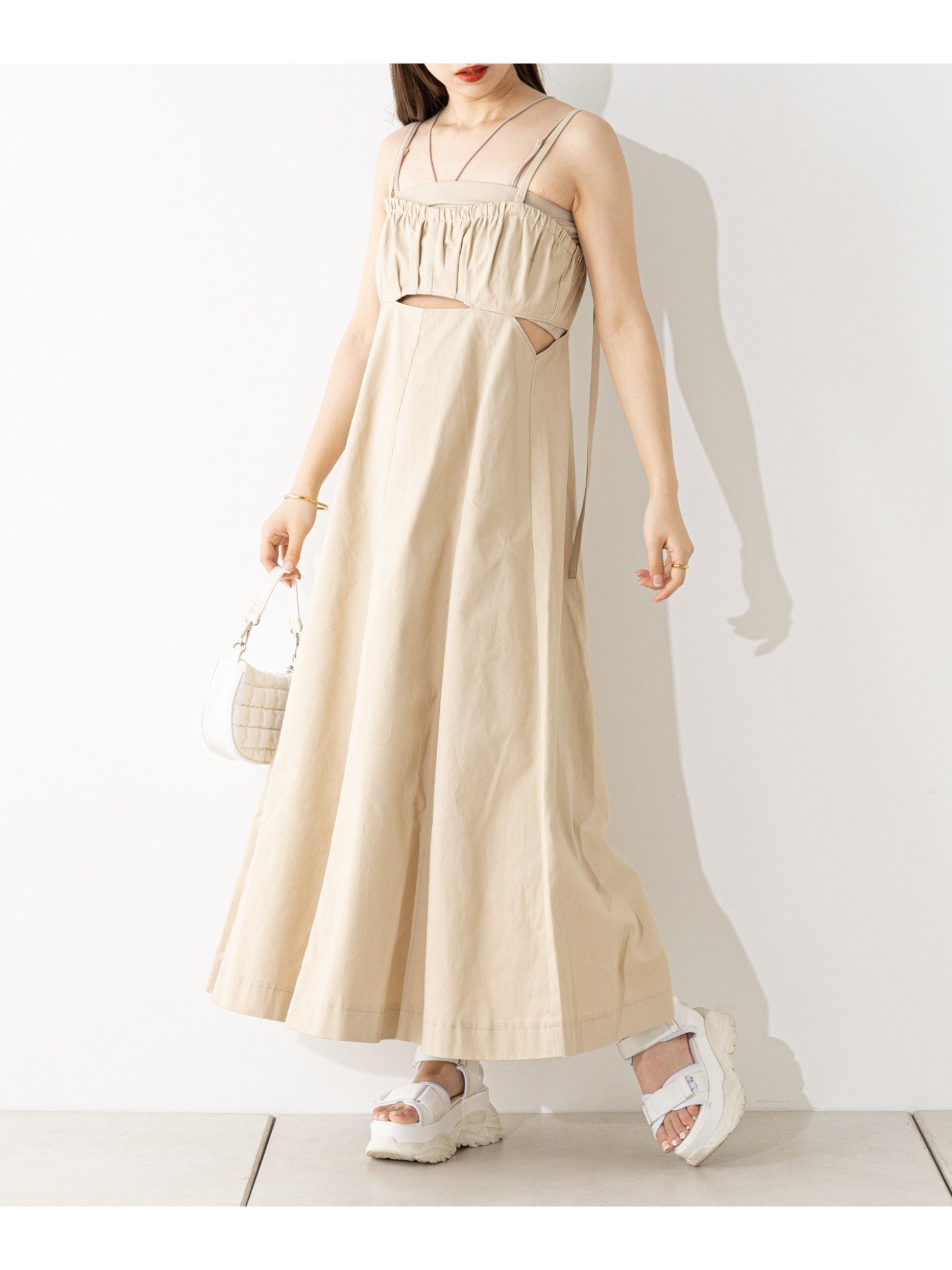 【SALE／75%OFF】PAL GROUP OUTLET 【Chico】ツイルサイドカットキャミワンピース パル グループ アウトレット ワンピース・ドレス その他のワンピース・ドレス ベージュのサムネイル