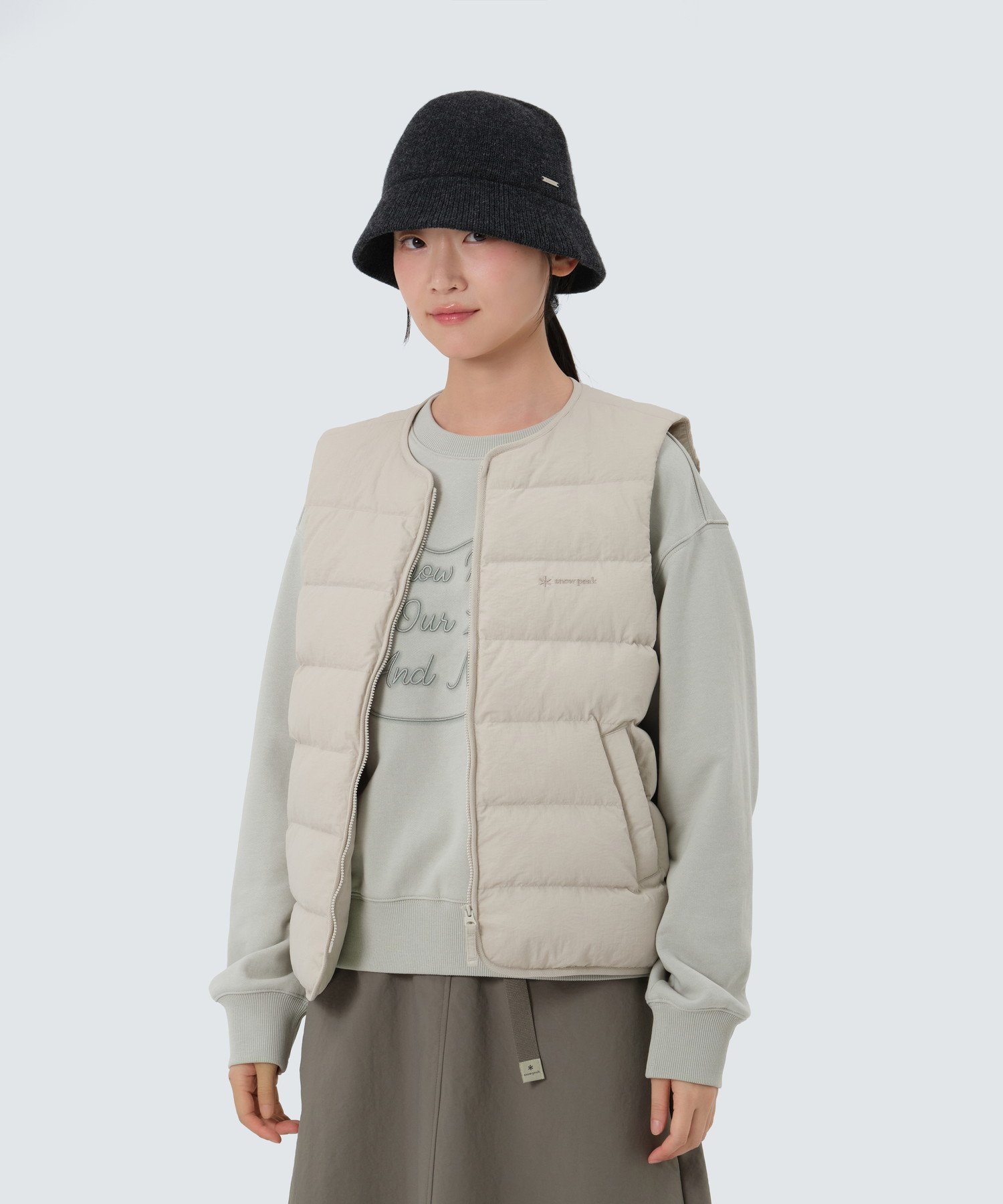 Snow Peak Land Wmn's Lightweight Down Vest スノーピーク ジャケット・アウター ダウンジャケット・ダウンベスト ブラウン グレー ブラック【送料無料】のサムネイル