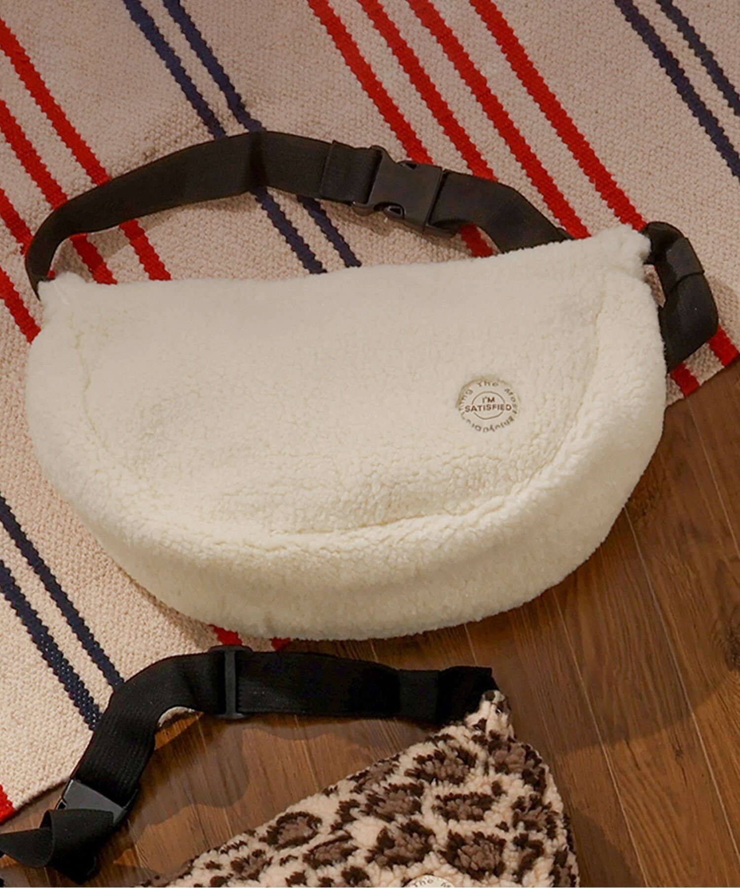 BREEZE ボアショルダーバッグ エフオーオンラインストア バッグ ショルダーバッグ ブラック ホワイト ..