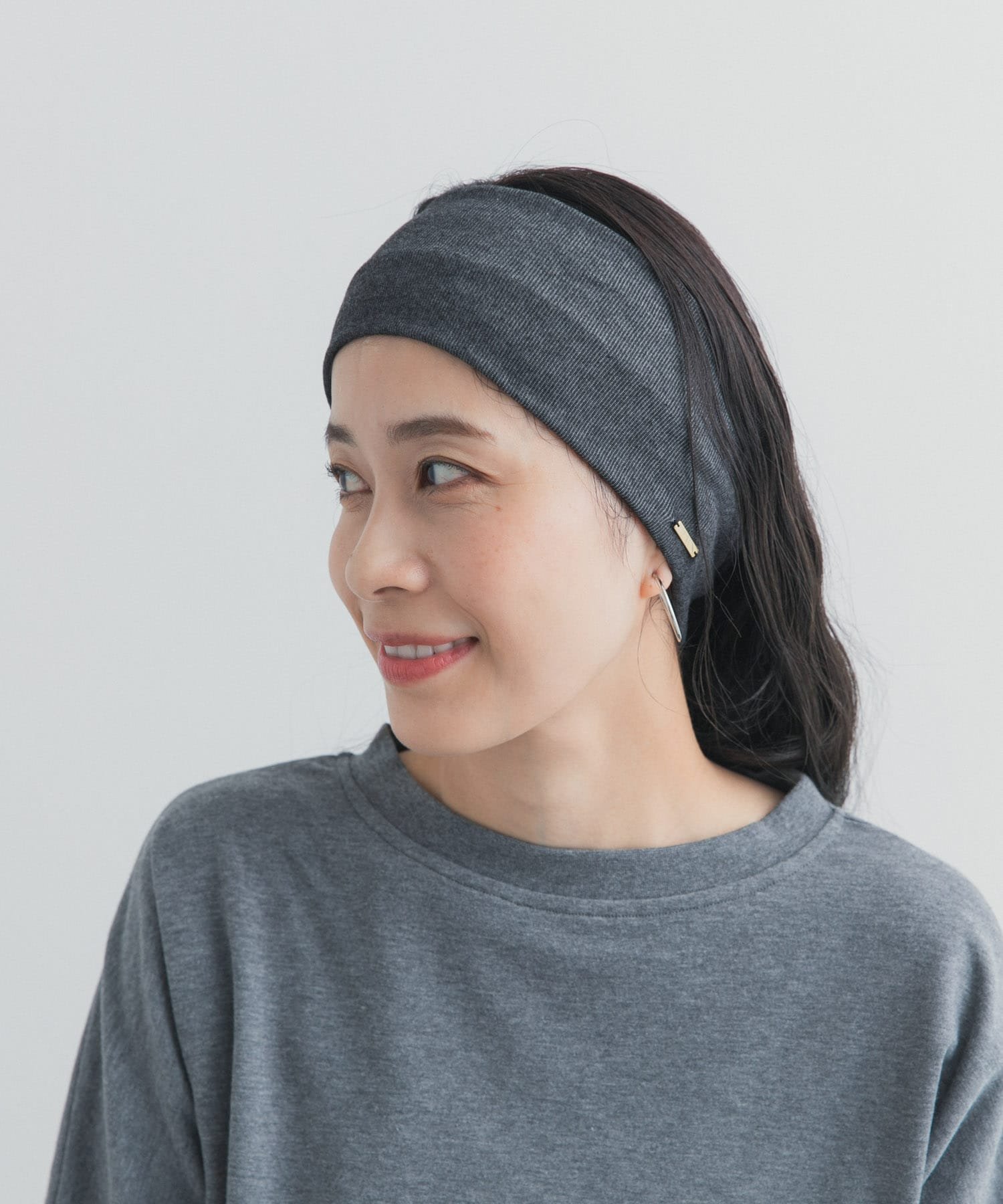 URBAN RESEARCH DOORS プレート付きヘアバンド アーバンリサーチドアーズ ヘアアクセサリー カチューシャ・ヘアバンド グレー
