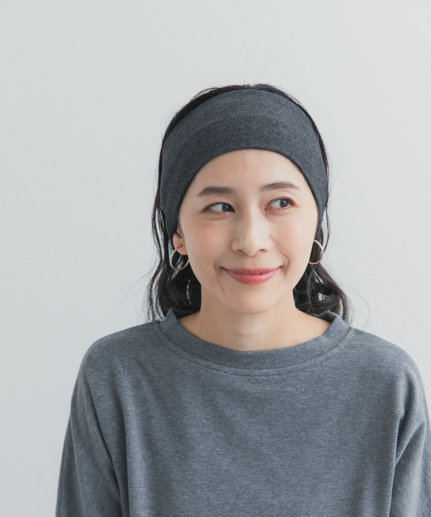 URBAN RESEARCH DOORS プレート付きヘアバンド アーバンリサーチドアーズ ヘアアクセサリー カチューシャ・ヘアバンド グレー