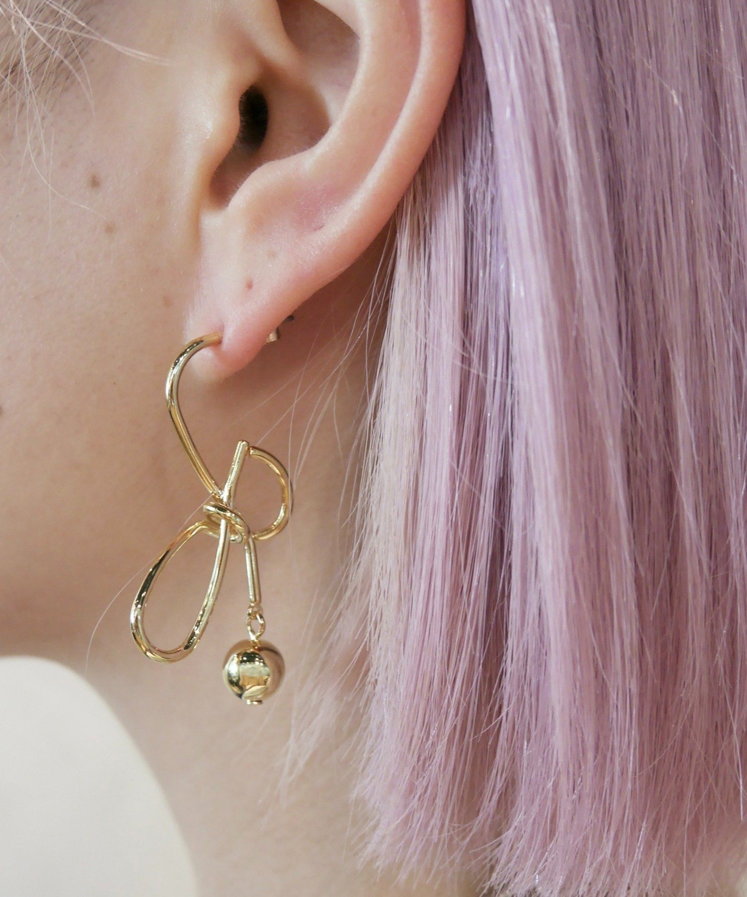 amplis 【amplis】leonリボンピアス ゴールド ジュエルアディクト アクセサリー・腕時計 ピアス ゴールド