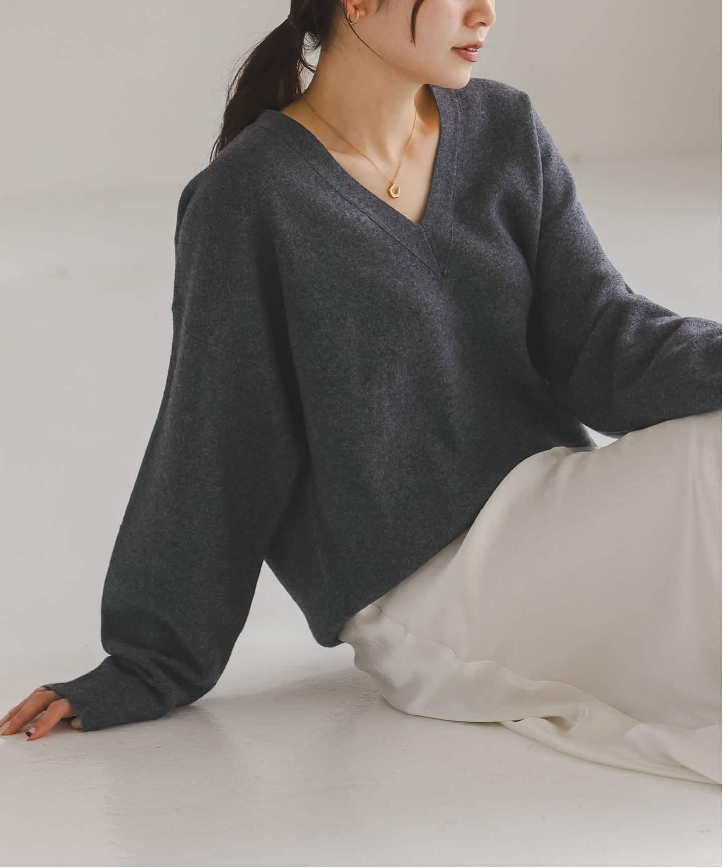 NOBLE 《追加》カシミヤMIXスムースVプルオーバー ノーブル トップス ニット ベージュ グレー【送料無料】のサムネイル