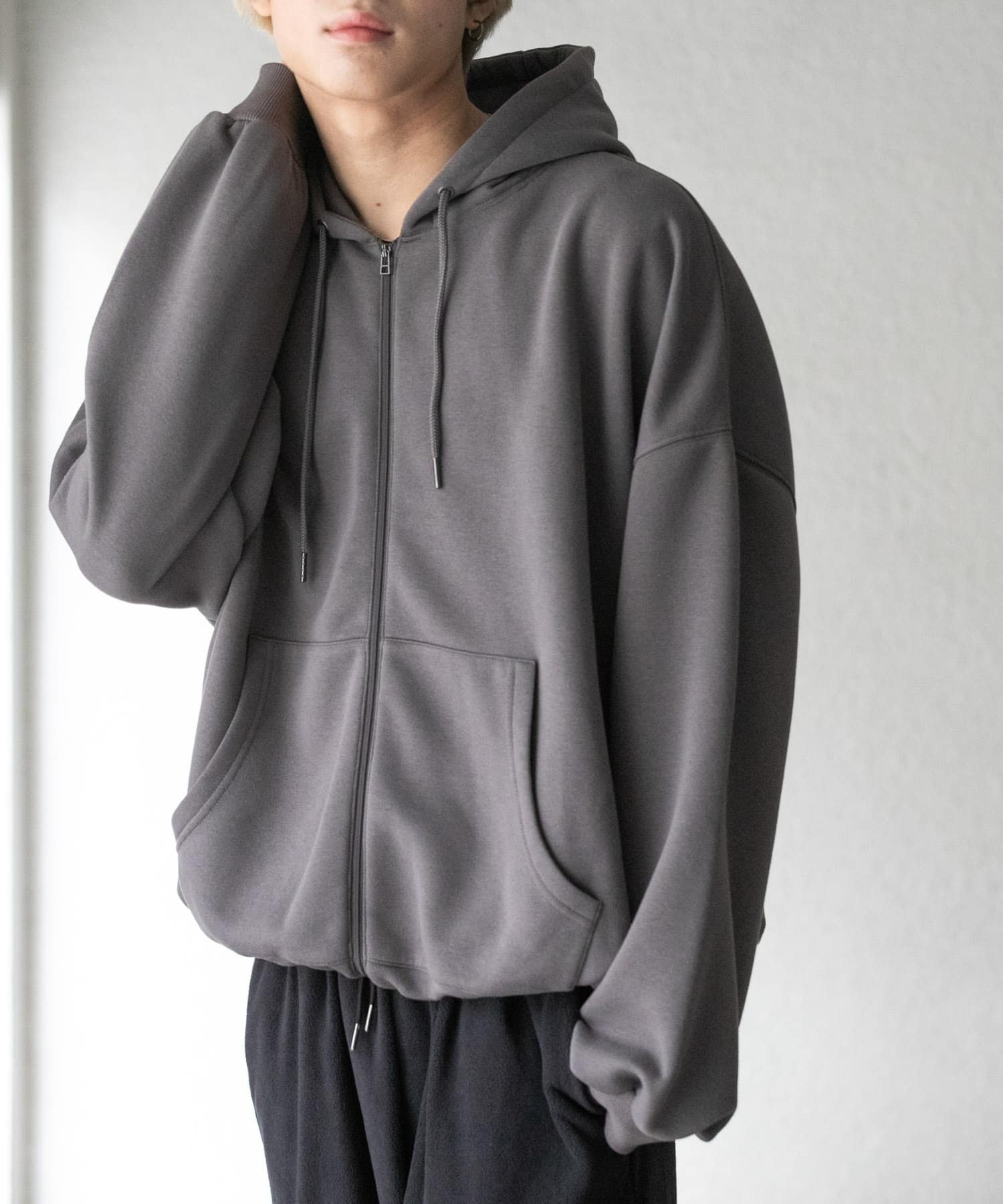 【SALE／60%OFF】SENSE OF PLACE バルーンzipルーズパーカー センス オブ プレイス トップス パーカー・フーディー グレー ブラックのサムネイル