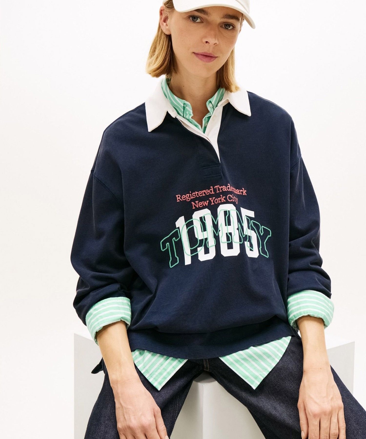 TOMMY JEANS オーバーサイズバーシティラグビーシャツ 26SS トミーヒルフィガー トップス スウェット・トレーナー ネイビー【送料無料】