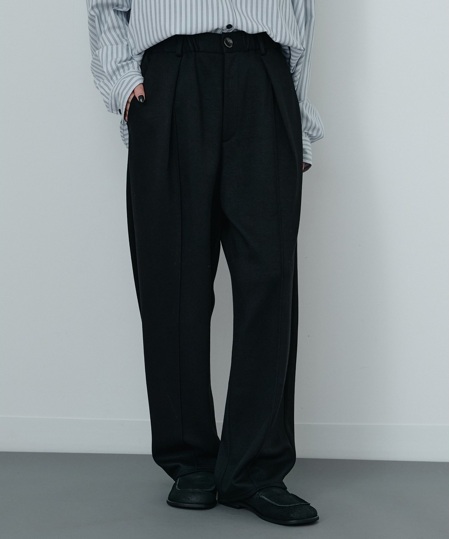Whim Gazette ＜WEB限定＞【Nuition】ニュアンスカーブダンボールパンツ ウィム ガゼット パンツ その他のパンツ ブラック