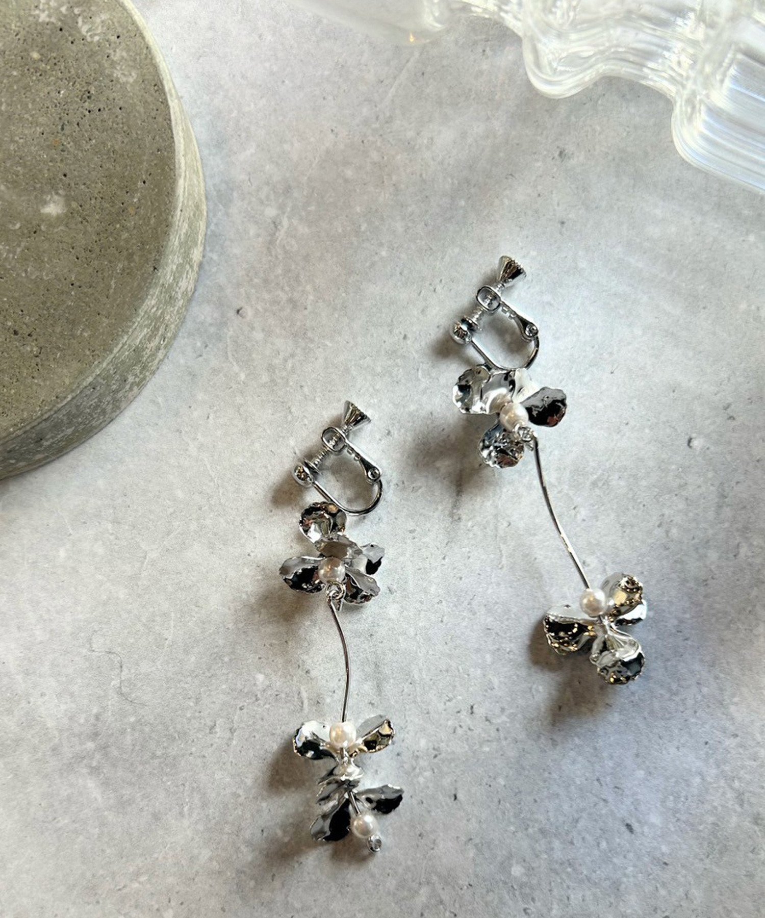 amplis 【amplis】mayフラワーイヤリング シルバー ジュエルアディクト アクセサリー・腕時計 イヤリング・イヤーカフ シルバー