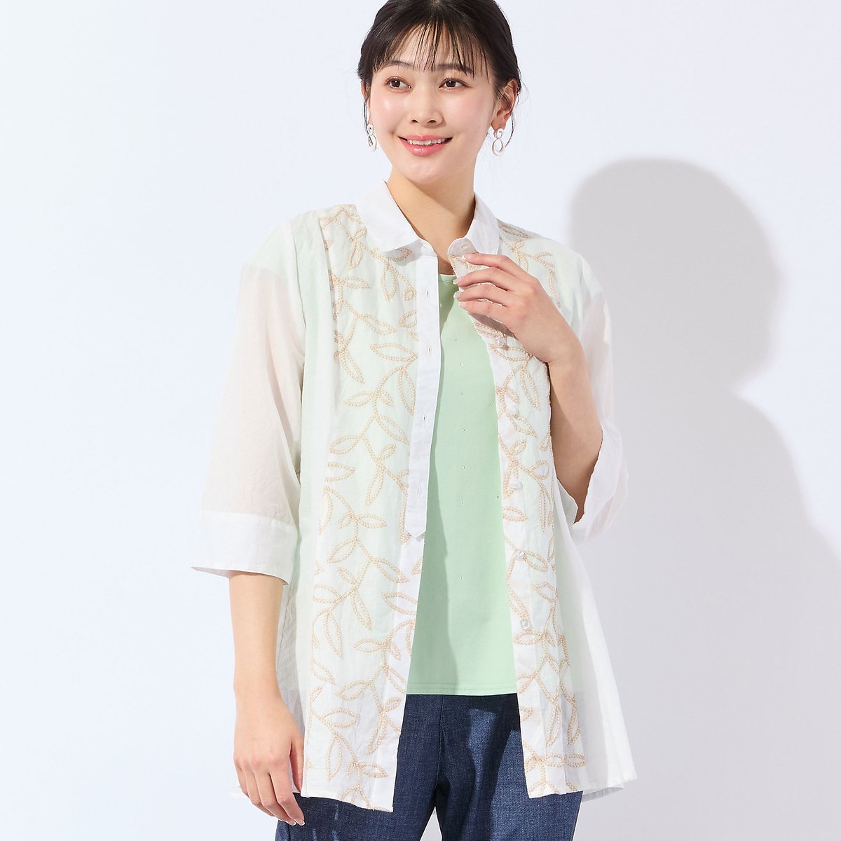 missel 【洗える・L~4Lサイズ】リーフ刺繍 ワッシャーストライプシャツ ミゼール トップス シャツ・ブラウス ブラック ホワイト ピンク