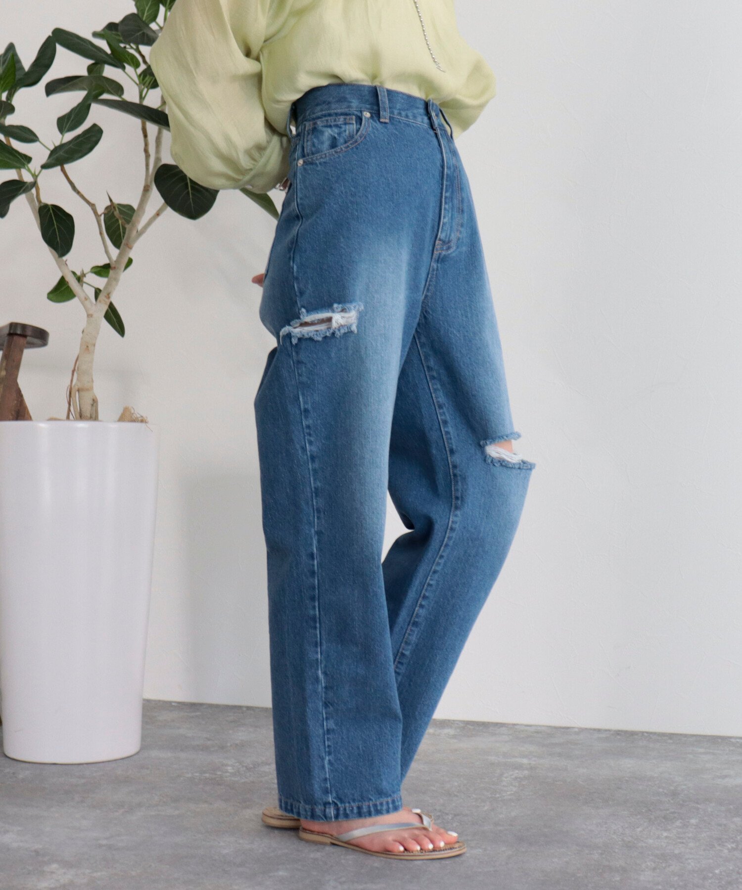 fredy emue 【fredyemueフレディエミュ】ストレートデニム フレディ アンド グロスター パンツ ジーンズ・デニムパンツ ブルー【送料無料】のサムネイル