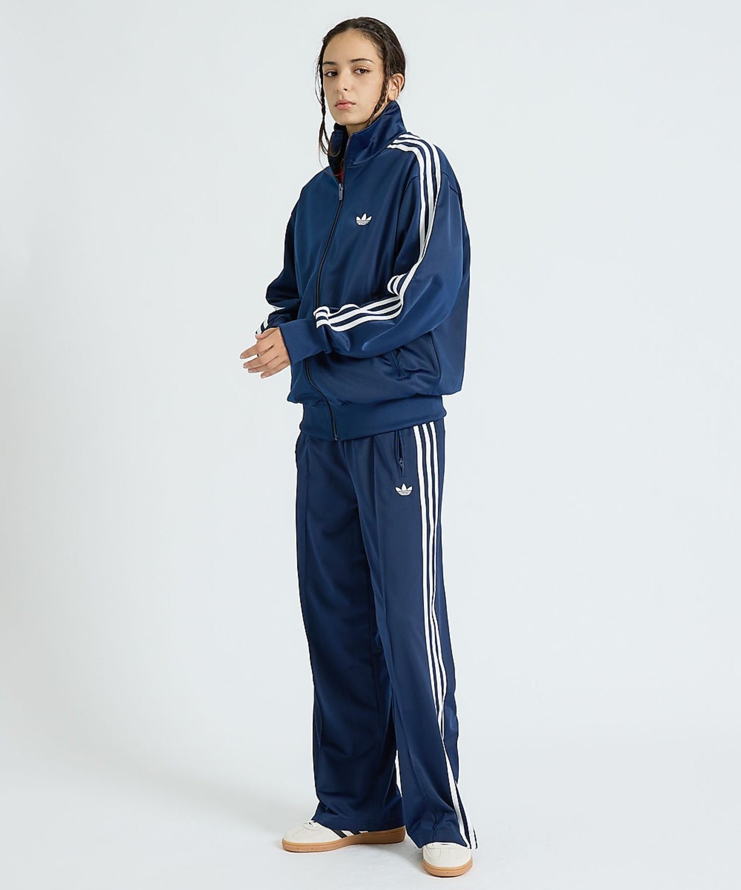 【adidas originals/アディダスオリジナルス】ファイヤーバード ト アバハウス トップス シャツ・ブラウス ネイビー