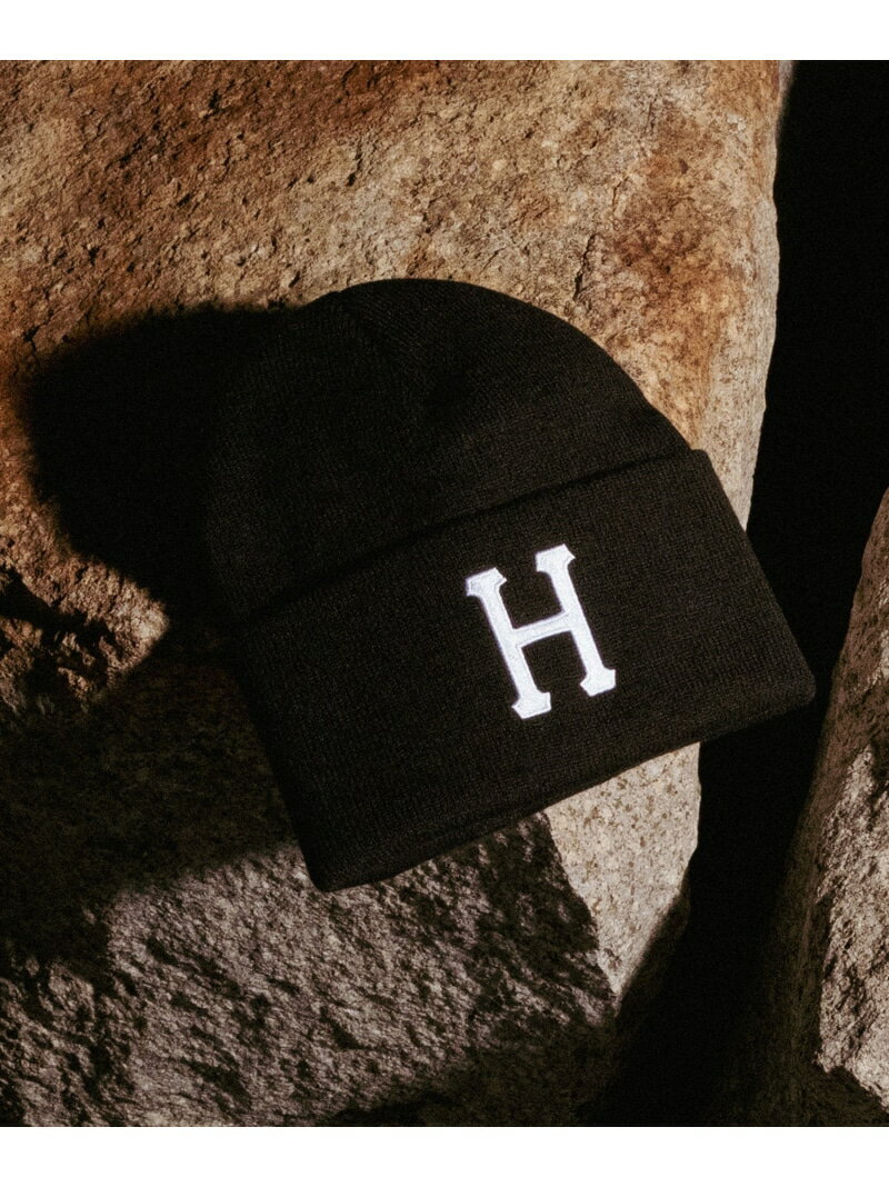 HUF（ハフ）HUF FOREVER BEANIE HUF ハフ ビーニー【HUF公式ショップ】-HOLIDAY 23 COLLECTION-これから迎える寒い季節に向け、意表をつくカラーやパターン、そしてどこか懐かしさを彷彿させる90年代のグラフィックを備えたHUF HOLIDAY 23 COLLECTIONでは、既存の概念を取り払いコントラストの利いたカラーパレットや、ユニークなグラフィックの配置、そしてHUFのヘリテージを復活させることで冬のスタイリングの定番を覆しています。クラシックなアウターウエア、シーズンニット、リフレッシュされたHUF SETで基本的なスタイルを網羅したHOLIDAY 23 COLLECTIONは、洗練されたパターンやアップデートされたスローバック・グラフィック、様々なモダンな素材使いをフォーカスしています。ヴィンテージ、モダン、カレッジモチーフ、Y2K、そしてクラシックな美学が融合した本コレクションは、既存の境界線を曖昧にジャンルをミックスして、過去のお気に入りのアイテムを再解釈することで冬のアパレルを再定義しています。〈商品の特長〉• 100％アクリルの折り返しカフビーニー• フロントにCLASSIC Hロゴ刺繍• バックにHUF FOREVER刺繍型番：23HBN00124-1-OS KH4052【採寸】サイズ高さO/S21.5cm商品のサイズについて【商品詳細】中国素材：アクリル100%サイズ：O/S手洗い可※画面上と実物では多少色具合が異なって見える場合もございます。ご了承ください。商品のカラーについて 【予約商品について】 ※「先行予約販売中」「予約販売中」をご注文の際は予約商品についてをご確認ください。■重要なお知らせ※ 当店では、ギフト配送サービス及びラッピングサービスを行っておりません。ご注文者様とお届け先が違う場合でも、タグ（値札）付「納品書 兼 返品連絡票」同梱の状態でお送り致しますのでご了承ください。 ラッピング・ギフト配送について※ 2点以上ご購入の場合、全ての商品が揃い次第一括でのお届けとなります。お届け予定日の異なる商品をお買い上げの場合はご注意下さい。お急ぎの商品がございましたら分けてご購入いただきますようお願い致します。発送について ※ 買い物カートに入れるだけでは在庫確保されませんのでお早めに購入手続きをしてください。当店では在庫を複数サイトで共有しているため、同時にご注文があった場合、売切れとなってしまう事がございます。お手数ですが、ご注文後に当店からお送りする「ご注文内容の確認メール」をご確認ください。ご注文の確定について ※ Rakuten Fashionの商品ページに記載しているメーカー希望小売価格は、楽天市場「商品価格ナビ」に登録されている価格に準じています。 商品の価格についてHUFHUFのニット帽・ビーニー帽子ご注文・お届けについて発送ガイドラッピンググッズ3,980円以上送料無料ご利用ガイド