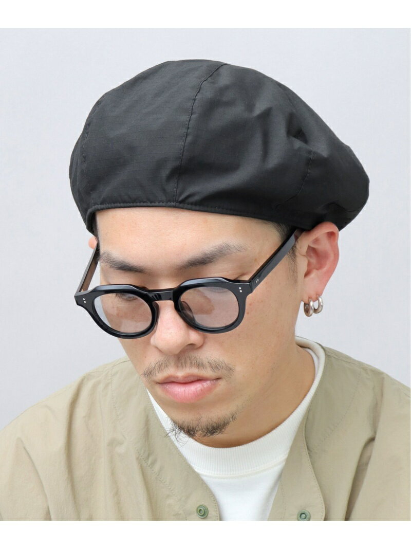 A.M.S.（エー.エム.エス.）BASIQUENTI / リップストップ コーデュラコットン ベレー帽◆“CORDURA×オーガニックコットン”拘りの日本製素材使用◆8枚はぎを縫い合わせたボリューム感あるシルエットが特徴のベレー帽。編みではなく8枚はぎにすることで、たっぷりとボリュームを持たせたシルエットに。ゆとりのあるクラウン部分は、左右にずらしてアシンメトリーなバランスで被ったアレンジも楽しめます。素材には、長期的な耐久性を誇るCORDURA糸とオーガニックコットンを混紡した、日本製のコットンナイロンリップ生地を使用。程よいシャリ感で柔らかく、さらっと涼しげな表情で春夏のシーズンにおすすめ！軽く、丈夫な素材使いで、普段使いはもちろん、アウトドア・タウンユースなど、幅広いシーンに活躍するアイテム。■Point 01■8枚はぎを縫い合わせたボリューム感あるシルエットが特徴のベレー帽。柔らかく強度のある素材使いがアウトドアな雰囲気。■Point 02■長期的な耐久性を誇るCORDURA糸とオーガニックコットンを混紡した、日本製のコットンナイロンリップ生地を使用。程よいシャリ感で柔らかく、さらっと涼しげな表情がポイント。サイドに配置したCORDURAのピスタグもさり気ないアクセント。▼リップストップ生地とは？▼格子状に繊維が縫い込まれているため、破れたりほつれたりしにくい高い耐久性のある生地。■Point 03■帽子を被った際に、片側にボリュームを持たせるなど、アシンメトリーなバランスで被ったアレンジも楽しめる。■Point 04■ハリがありながらも柔らかな素材感で、帽子を小さく折り畳んで収納可能。持ち運びに便利。■Point 05■内側スベリ部分のマジックテープ式アジャスターでサイズの調節が可能。■使用感■非常に軽量で涼しげな質感のベレー帽です。定番シルエットのシンプルなデザインなので、普段のスタイリングに取り入れやすいです。軽量で耐久性のある素材使いなので、普段使いはもちろん、フェスやキャンプ、登山などのアウトドアシーンや、スポーツなど、アクティブなシーンでも気兼ねなく使えます。撥水スプレーをすればよりタフに使えそうです。男女共に使えるデザインなので、プレゼントやギフトにもおすすめです。■サイズ■フリーサイズ（サイズ調整アジャスター付）/■寸法■頭周り：約57.0cm~約59.0cm/■素材■表地：綿60% CORDURAナイロン40%/裏地：ポリエステル55％ 綿45％/■原産国■中国製/■ブランド説明■『 Basiquenti / ベーシックエンチ 』ブランド名は、「Basic」と「Quench」を合わせた造語で、「心を癒す」を意味しています。主にカジュアルゾーン向けに、その時代のニーズに合わせたものづくりを手がけ、ユニセックスであらゆるシーンにマッチする帽子を目指してデザインしています。型番：RVU-046-8-F GZ0055【採寸】サイズ対応サイズ頭囲FREEフリーサイズ（サイズ調整アジャスター付）約57.0cm~約59.0cm商品のサイズについて【商品詳細】中国素材：＜表地＞:綿60%CORDURAナイロン40%＜裏地＞:ポリエステル55%綿45%サイズ：FREE※画面上と実物では多少色具合が異なって見える場合もございます。ご了承ください。商品のカラーについて 【予約商品について】 ※「先行予約販売中」「予約販売中」をご注文の際は予約商品についてをご確認ください。■重要なお知らせ※ 当店では、ギフト配送サービス及びラッピングサービスを行っておりません。ご注文者様とお届け先が違う場合でも、タグ（値札）付「納品書 兼 返品連絡票」同梱の状態でお送り致しますのでご了承ください。 ラッピング・ギフト配送について※ 2点以上ご購入の場合、全ての商品が揃い次第一括でのお届けとなります。お届け予定日の異なる商品をお買い上げの場合はご注意下さい。お急ぎの商品がございましたら分けてご購入いただきますようお願い致します。発送について ※ 買い物カートに入れるだけでは在庫確保されませんのでお早めに購入手続きをしてください。当店では在庫を複数サイトで共有しているため、同時にご注文があった場合、売切れとなってしまう事がございます。お手数ですが、ご注文後に当店からお送りする「ご注文内容の確認メール」をご確認ください。ご注文の確定について ※ Rakuten Fashionの商品ページに記載しているメーカー希望小売価格は、楽天市場「商品価格ナビ」に登録されている価格に準じています。 商品の価格についてA.M.S.A.M.S.のハンチング・ベレー帽帽子ご注文・お届けについて発送ガイドラッピンググッズ3,980円以上送料無料ご利用ガイドこの商品はセール商品のため返品・交換対象外です詳細はこちら &gt;&gt;