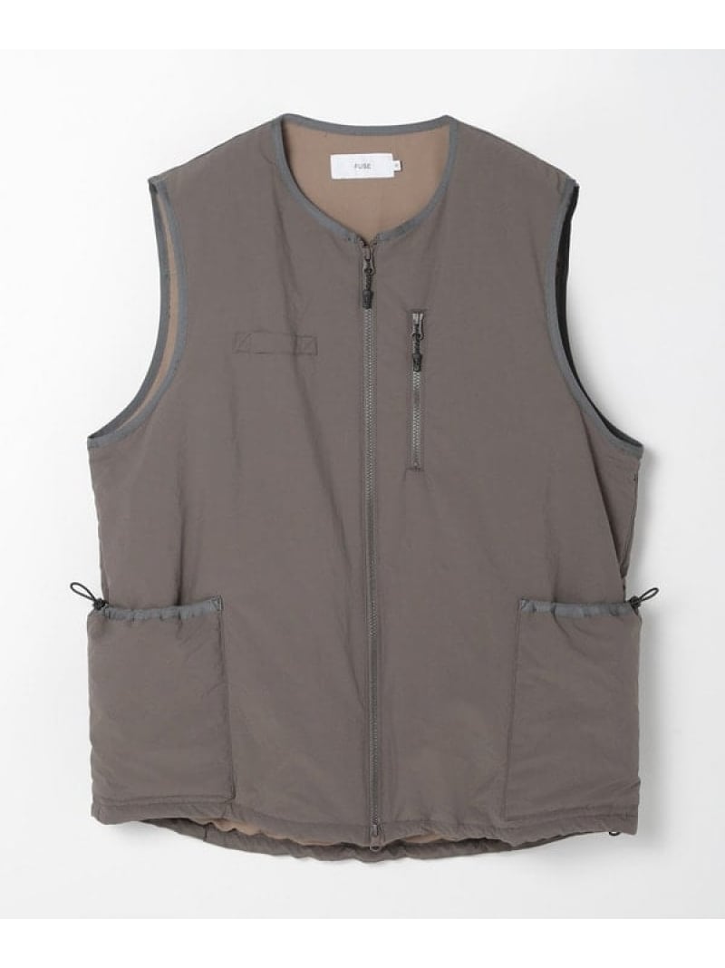 【予約商品について】 ※「先行予約販売中」「予約販売中」をご注文の際は予約商品についてをご確認ください。■重要なお知らせ※ 当店では、ギフト配送サービス及びラッピングサービスを行っておりません。ラッピング・ギフト配送について同時に複数の商品を注文された場合メーカー希望小売価格について置き配についてご利用ガイドMEN'S BIGI（メンズ ビギ）CUBETEX中綿ポケットベストこの中綿ベストは、軽量性を持ち合わせながら優れた撥水性能を誇る機能素材「CUBETEX」を採用しています。軽さを実感しつつ、突然の雨にも対応できる頼もしいアイテムです。また、両サイドにはアジャスターのついた大容量のポケット、フロントにはジップ付きのポケットが備わっており、鍵や貴重品から、アウトドアの際にも、スマートに荷物を収納することができます。総裏仕様で中綿入りですので、保温性にも優れており、寒い季節でもしっかりと暖かさをキープ。ナチュラルな風合いを持ちながら、型崩れもしにくく、機能性とファッション性の両方を追求した、アウトドアから日常まで幅広く活躍する一着です。モデル:身長:184cmバスト:94cmウェスト:73cmヒップ:95cm着用サイズ:03(L)※照明・光の加減、PCやスマートフォンなどの環境により、製品と画像のカラーの見え方が異なる場合がございます。※画像はサンプルのため、色味やサイズ等の仕様が変更になる場合がございます。※サイズは弊社規定の採寸によって記載しておりますが、若干の個体差が生じる場合がございます。型番：M0143FV505-17-179 MZ5202【採寸】サイズ身幅肩幅着丈26244.5763644678商品のサイズについて【商品詳細】日本製素材：ポリエステル100%サイズ：2、3※画面上と実物では多少色具合が異なって見える場合もございます。ご了承ください。商品のカラーについてこの商品はセール商品のため返品・交換対象外です詳細はこちら &gt;&gt;