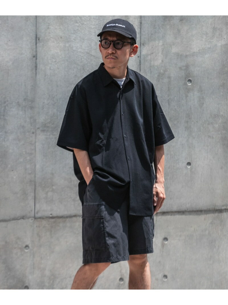 URBAN RESEARCH（アーバンリサーチ）FUNCTIONAL WIDE SHORT-SLEEVE SHIRTS「大人の機能性」にスポットをあてた「FUNCTIONALWEAR」シリーズ前回ご好評いただいたセットアップに続き、今回はGWから真夏まで着られるワンマイルウェア。生地はPERFECTTEXを使用。強燃加工したポリエステル鹿の子の生地で「FUNCTIONALWIDE」シリーズならではのテック過ぎない大人の機能性ウェアに仕上がりに。クイックドライ、アンチピリング、ウォッシャブルの夏に嬉しい機能性をプラス。カラーはNAVYとBLACKの2色。引き続きサイズはワイド感のあるアレンジを加え、洗練された「大人の機能性シリーズ」に仕上がっております。【シリーズアイテム】・UR45-11M015FUNCTIONALWIDESHORT-SLEEVET-SHIRTS・UR45-11M014FUNCTIONALWIDELONG-SLEEVET-SHIRTS・UR45-11M016FUNCTIONALWIDELONG-SLEEVEポロシャツ・UR45-14M009FUNCTIONALWIDESHORTS【2024Spring/Summer】【24SS】※商品画像は、光の当たり具合やパソコンなどの閲覧環境により、実際の色味と異なって見える場合がございます。予めご了承ください。※商品の色味の目安は、商品単体の画像をご参照ください。▼お気に入り登録のおすすめ▼お気に入り登録商品は、マイページにて現在の価格情報や在庫状況の確認が可能です。お買い物リストの管理に是非ご利用下さい。素材感透け感:なし伸縮性:ややあり裏地:なし光沢:ややありポケット:なし店舗にてお問い合わせの際は、下記の品番をお申し付け下さい。品番：UR45-13M009モデル身長：165cm　着用サイズ：2型番：491873-e-b KU2213【採寸】サイズ肩幅着丈身幅袖丈157cm78cm65cm25cm259cm79cm67cm25cm商品のサイズについて【商品詳細】中国素材：ポリエステル100%サイズ：1、2※画面上と実物では多少色具合が異なって見える場合もございます。ご了承ください。商品のカラーについて 【予約商品について】 ※「先行予約販売中」「予約販売中」をご注文の際は予約商品についてをご確認ください。■重要なお知らせ※ 当店では、ギフト配送サービス及びラッピングサービスを行っておりません。ご注文者様とお届け先が違う場合でも、タグ（値札）付「納品書 兼 返品連絡票」同梱の状態でお送り致しますのでご了承ください。 ラッピング・ギフト配送について※ 2点以上ご購入の場合、全ての商品が揃い次第一括でのお届けとなります。お届け予定日の異なる商品をお買い上げの場合はご注意下さい。お急ぎの商品がございましたら分けてご購入いただきますようお願い致します。発送について ※ 買い物カートに入れるだけでは在庫確保されませんのでお早めに購入手続きをしてください。当店では在庫を複数サイトで共有しているため、同時にご注文があった場合、売切れとなってしまう事がございます。お手数ですが、ご注文後に当店からお送りする「ご注文内容の確認メール」をご確認ください。ご注文の確定について ※ Rakuten Fashionの商品ページに記載しているメーカー希望小売価格は、楽天市場「商品価格ナビ」に登録されている価格に準じています。 商品の価格についてURBAN RESEARCHURBAN RESEARCHのシャツ・ブラウストップスご注文・お届けについて発送ガイドラッピンググッズ3,980円以上送料無料ご利用ガイド