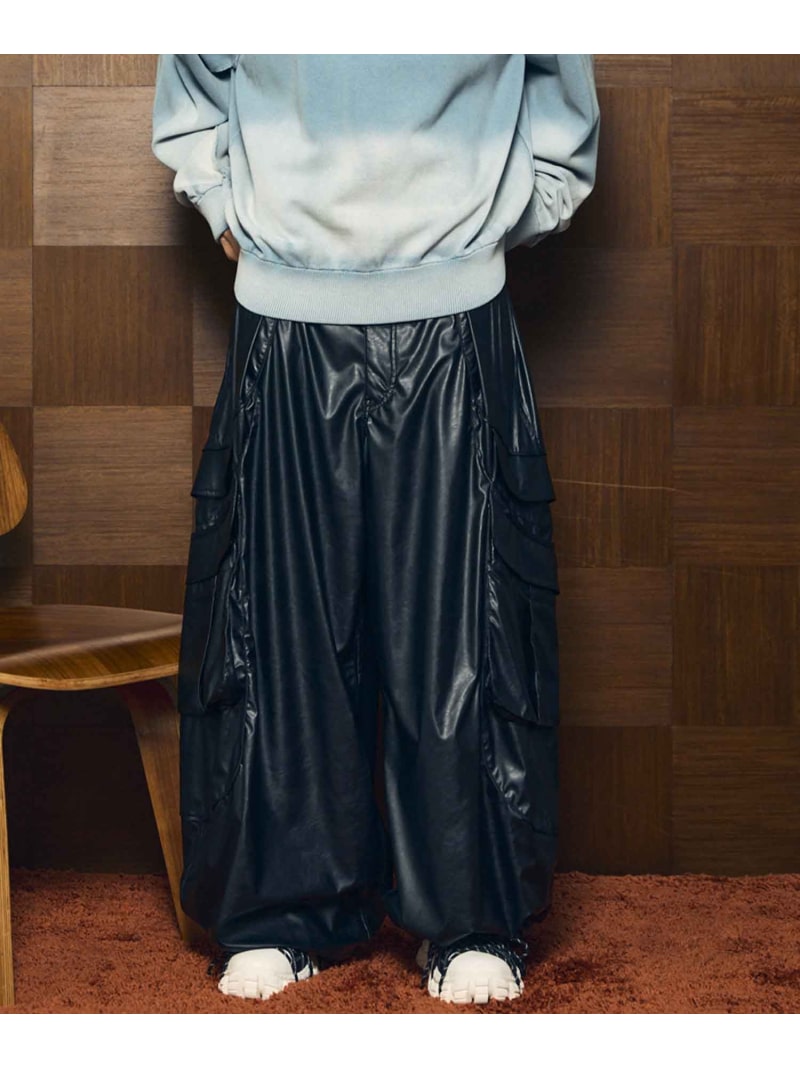 MAISON SPECIAL Curve Switching Side Pocket A Light Eco Leather Pants メゾンスペシャル パンツ カーゴパンツ ブラック ブラウン【送料無料】のサムネイル