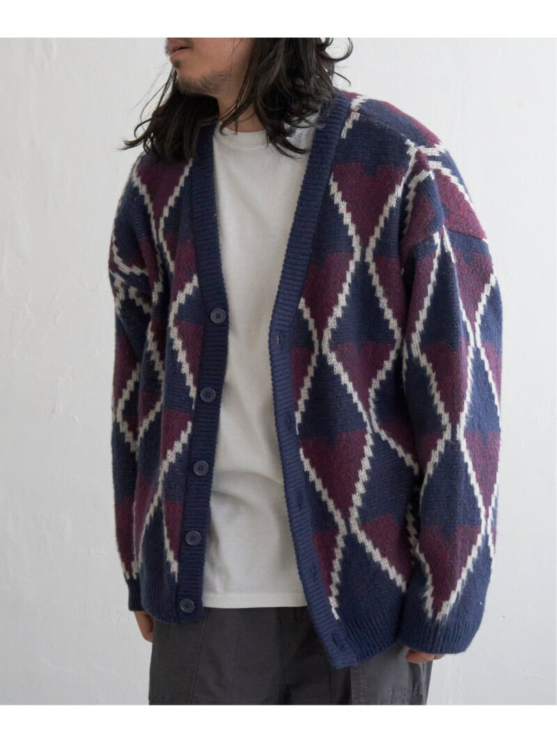 【SALE/31%OFF】VENCE share style MENs 総柄ニットVカーディガン ヴァンス エクスチェンジ トップス ニット グレー ホワイト ...