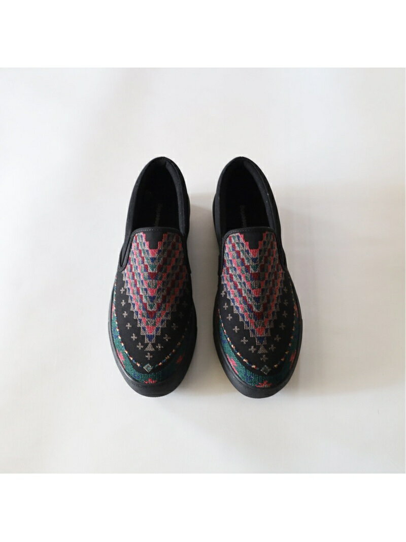 【SALE／30%OFF】White Mountaineering (M)＜GEOMETRIC＞EMBROIDERY SLIP-ON ホワイトマウンテニアリング シューズ・靴 スニーカー ブラック ネイビー ホワイト【RBA_E】【送料無料】