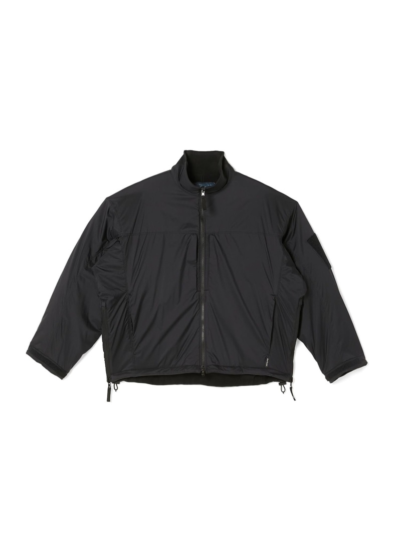 【予約商品について】 ※「先行予約販売中」「予約販売中」をご注文の際は予約商品についてをご確認ください。■重要なお知らせ※ 当店では、ギフト配送サービス及びラッピングサービスを行っておりません。ラッピング・ギフト配送について同時に複数の商品を注文された場合メーカー希望小売価格について置き配についてご利用ガイドN.HOOLYWOOD（エヌ．ハリウッド）REVERSIBLE OVERSHIRT【N.HOOLYWOOD TEST PRODUCT EXCHANGE SERVICE FALL2025】今季は、英国の特殊部隊にフォーカスを当てたコレクションを展開。米国のレイヤリングシステムとは異なり、一着ごとに完結する英国ミリタリーウエアの実用性に着目。最新のテクニカルウエアからクラシックなウエアまで、特有のディテールや年代ごとの変遷を追究しながら新たな視点で再構築したコレクションです。・英国の最新特殊部隊や警察、軍関係者のウェアから着想したブルゾン。・リバーシブル仕様。特徴的な襟元のリブは、ヘルメットの着脱を容易にするボディーアーマーのデザインを踏襲。ひと続きでパターニングされたマチ付きのスリーブを採用し、可動域を確保。フロントは逆開ファスナー仕様。両サイドのファスナー付きスリットは、拳銃の取り出しを想定したディテールを採用。両サイドのシームポケットに加え、胸元にもポケットを完備。袖口にはベルクロ仕様のタブ付き。前後それぞれにドローコードを配し、細やかなシルエットの調節が可能。左袖またはポケット内側にベルクロ仕様の可動式ミルスペックを、フリース側背面にサイズスペックを配置。・ドロップショルダー、丸みのあるボックスシルエット。・13デニールの細糸を使用した軽量なリップストップ素材。特有の構造により、引き裂けた場合でも破損の広がりを抑える強度が特徴。Model height is 178cmWearing size 38【N.HOOLYWOOD TEST PRODUCT EXCHANGE SERVICE FALL2025】This season the collection focuses on the British special forces. Unlike the layering system used in the U.S. military British military wear is designed for functionality within a single garment. By exploring distinctive details and the evolution of styles from classic to contemporary technical wear the collection reconstructs these elements from a new perspective.・An overshirt inspired by the latest tactical wear of British special forces police and military personnel.・Reversible design with a distinctive ribbed collar echoing body armor designed for easy helmet removal.Uses a one-piece gusseted sleeve pattern to ensure a full range of motion.The front is designed with a reverse zipper closure.Zippered side slits (designed for handgun accessibility) are also featured.In addition to seam pockets on both sides a chest pocket is provided.Cuffs with Velcro tabs and drawcords at both the front and back allow for precise silhouette adjustment.A Velcro-adjustable Mil-spec is included on either the left sleeve or inside a pocket and a size spec is placed on the fleece-lined back.・Drop-shoulder rounded box silhouette.・A lightweight ripstop fabric made with 13-denier fine yarns. Its distinctive structure enhances durability by preventing tears from spreading.型番：9252-BL01-003-3FD-8XR QS1371【採寸】36/着丈70cm/肩幅63cm/裾まわり131cm/袖丈58.5cm/裄丈90cm/袖口幅16.5cm40/着丈74cm/肩幅65cm/裾まわり137cm/袖丈61.5cm/裄丈94cm/袖口幅17.5cm38/着丈72cm/肩幅64cm/裾まわり134cm/袖丈60cm/裄丈92cm/袖口幅17cm42/着丈76cm/肩幅66cm/裾まわり140cm/袖丈63cm/裄丈96cm/袖口幅18cm商品のサイズについて【商品詳細】中国製素材：NYLON100%BACK SIDE:POLYESTER100% RIB:POLYESTER100%サイズ：36、38、40、42※画面上と実物では多少色具合が異なって見える場合もございます。ご了承ください。商品のカラーについて