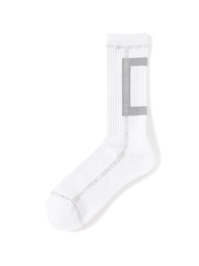 LHP（エルエイチピー）DankeSchon/ダンケシェーン/LINE SOCKSDankeSchon毎シーズン人気のソックスから新作登場！バックと再度に施されたロゴがさりげないポイントに。ひざ下ぐらいの丈感なのでひざ丈のパンツなどに合わせるのもおすすめです。DankeSchon・・・DankeSchonとは、このブランドの核となるキーワードD　digitaliyデジタル式A　Architect創造者N　neologism新表現K　kittenish悪ふざけE　engrossing心を奪うの頭文字を組み合わせたものにドイツ語のSchonを付け、ブランドの意図に賛同してくれる人達に感謝の意味を込め、「DankeSchon（ありがとうの意味）」としている。型番：784-4172209-030-42 KG8592【採寸】F：長さ24.5cm、適応サイズ(最小)25cm、適応サイズ(最大)27cm商品のサイズについて【商品詳細】日本製素材：（表地）コットン56%、アクリル24%、ナイロン15%、ポリウレタン5%サイズ：F※画面上と実物では多少色具合が異なって見える場合もございます。ご了承ください。商品のカラーについて 【予約商品について】 ※「先行予約販売中」「予約販売中」をご注文の際は予約商品についてをご確認ください。■重要なお知らせ※ 当店では、ギフト配送サービス及びラッピングサービスを行っておりません。ご注文者様とお届け先が違う場合でも、タグ（値札）付「納品書 兼 返品連絡票」同梱の状態でお送り致しますのでご了承ください。 ラッピング・ギフト配送について※ 2点以上ご購入の場合、全ての商品が揃い次第一括でのお届けとなります。お届け予定日の異なる商品をお買い上げの場合はご注意下さい。お急ぎの商品がございましたら分けてご購入いただきますようお願い致します。発送について ※ 買い物カートに入れるだけでは在庫確保されませんのでお早めに購入手続きをしてください。当店では在庫を複数サイトで共有しているため、同時にご注文があった場合、売切れとなってしまう事がございます。お手数ですが、ご注文後に当店からお送りする「ご注文内容の確認メール」をご確認ください。ご注文の確定について ※ Rakuten Fashionの商品ページに記載しているメーカー希望小売価格は、楽天市場「商品価格ナビ」に登録されている価格に準じています。 商品の価格についてLHPLHPの靴下靴下・レッグウェアご注文・お届けについて発送ガイドラッピンググッズ3,980円以上送料無料ご利用ガイド