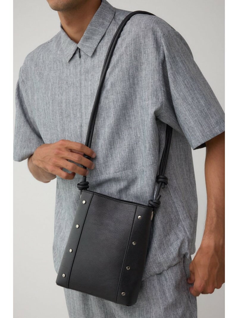 AZUL BY MOUSSY スタッズショルダーバッ