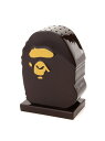 A BATHING APE（ア ベイシング エイプ）APE HEAD INCENSE HOLDER MAPE HEAD型陶器製のインセンスホルダー。蚊取り線香、お香の両方使用が可能な台座がアッシュトレーとなった仕様。背面下部にブランドロゴをラバープリント。1色1サイズ展開。型番：1J30192005-BRW-00F HG9823【採寸】サイズ高さ幅奥行きF19.0cm15.0cm6.7cm商品のサイズについて【商品詳細】中国素材：陶器サイズ：F※画面上と実物では多少色具合が異なって見える場合もございます。ご了承ください。商品のカラーについて 【予約商品について】 ※「先行予約販売中」「予約販売中」をご注文の際は予約商品についてをご確認ください。■重要なお知らせ※ 当店では、ギフト配送サービス及びラッピングサービスを行っておりません。ご注文者様とお届け先が違う場合でも、タグ（値札）付「納品書 兼 返品連絡票」同梱の状態でお送り致しますのでご了承ください。 ラッピング・ギフト配送について※ 2点以上ご購入の場合、全ての商品が揃い次第一括でのお届けとなります。お届け予定日の異なる商品をお買い上げの場合はご注意下さい。お急ぎの商品がございましたら分けてご購入いただきますようお願い致します。発送について ※ 買い物カートに入れるだけでは在庫確保されませんのでお早めに購入手続きをしてください。当店では在庫を複数サイトで共有しているため、同時にご注文があった場合、売切れとなってしまう事がございます。お手数ですが、ご注文後に当店からお送りする「ご注文内容の確認メール」をご確認ください。ご注文の確定について ※ Rakuten Fashionの商品ページに記載しているメーカー希望小売価格は、楽天市場「商品価格ナビ」に登録されている価格に準じています。 商品の価格についてA BATHING APEA BATHING APEのディフューザー・お香・アロマオイル・キャンドルインテリア・生活雑貨ご注文・お届けについて発送ガイドラッピンググッズ3,980円以上送料無料ご利用ガイド