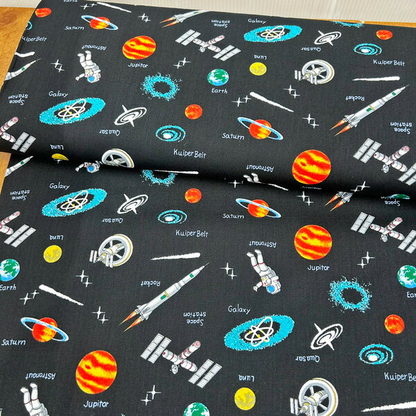 ●宇宙柄シーチング生地/宇宙空間のプリント生地/宇宙ステーションや惑星の宇宙柄/スペース柄/入園入学/N24