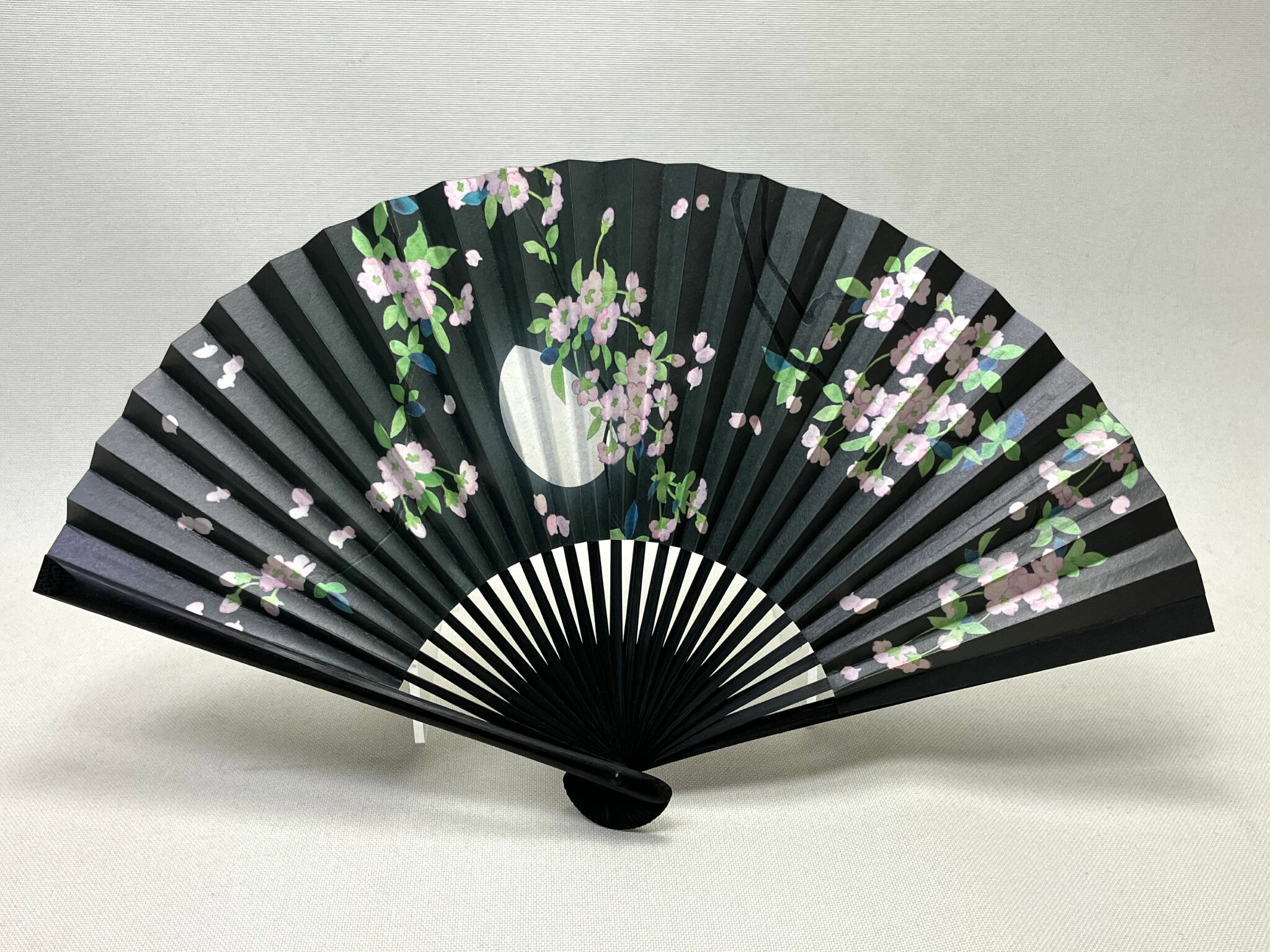 左利き用扇子 夜桜 左きき 女性用 婦人用 記念品 贈答品 海外土産 土産 プレゼント 誕生日ギフト 末廣 縁起物 日本製 日本 和服 着物 浴衣 母の日 母親 お母さん 娘 敬老の日 おばあちゃん お中元 ギフト 内祝い japan made in japan fan