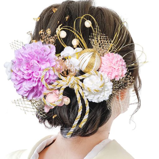 ⁂デザイン:全10色プリザーブドフラワー·アーティフィシャル·カスミソウ·水引·ゴールドネットなど組み合わせの髪飾りは可愛くて、高級感があり、華やかな印象を周りに与えてくれます。 ⁂仕上げ:髪飾りのフラワーや小物などはそれぞれピンとUピンが付いているので簡単に取り付けることができます。 ⁂使用範囲:花火大会·イベント·前撮り·成人式などの振袖や浴衣などでご使用頂けます。 ⁂ご注意:PCやスマホのディスプレイの違いから写真の写り方により実物と若干異なる場合もございます。あらかじめご了承くださいますようにお願い申し上げます。 ⁂保証:この商品は厳密な検品を経てお届けいたします。万が一、縫製の不具合やその他の不良箇所がございましたら、商品の交換等迅速な対応させて頂きます。