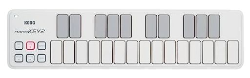 USBケーブルで接続するだけですぐに使えるキーボードコントローラー(Windows、Mac、iOS対応)。 ノートパソコンと同程度の薄さとコンパクトサイズ。どこへでも手軽に持ち運びが可能。 演奏の強弱にもしっかりと反応する、ベロシティ対応のキーボード。 ピアノ音系サウンドの演奏に欠かせない機能としてサステイン・スイッチを新規搭載。 直ぐに音楽制作を始められる豊富なソフトウェアを同梱。