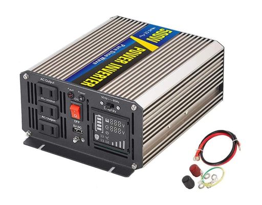 定格出力:500W 瞬間最大出力:1000W 入力電圧:DC12V 出力電圧:AC100V 出力周波数:50Hz/60Hz切替可 正弦波の波形のため、より清潔で、より滑らかで、より静かで、そして信頼できる電力を生み出すことができます。 知能LEDディスプレイで、オン/オフ電源スイッチ・バッテリー容量・入力電圧・インバーター故障表示ランプ・インバーター正常動作表示・出力負荷パーセントのインジケーター をリアルタイムで確認出来ます。 【設計】電源スイッチ、内蔵ヒューズがあり、冷却ファンを搭載するので安心して御使用ください。コンパクト設計、軽くて小さい!持ち運び便利です。緊急発電機、防災グッズ、計画停電、防災用品、キャンピングカーにも適用です! ご注意:バッテリーに繋ぐ際、マイナスとプラスを絶対間違えないで下さい。本製品はDC12Vバッテリー専用です。DC24V、DC48Vバッテリーには使用できません。