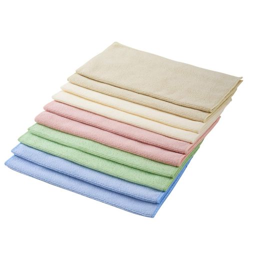 サイズ:30x30cm 内容量:10枚入 洗剤を使わずに汚れを落とす高機能な万能クロス。 超極細繊維(マイクロファイバー)が油汚れやホコリなどをスッキリ落とし、水滴をすばやく拭き取る。 高密度、高品質な超極細繊維を採用。激落ちシリーズのマイクロファイバークロスを是非お試し下さい。 サイズ: 30x30cm (1枚あたり) 本体重量: 0.024kg (1枚あたり) 内容: 10枚入