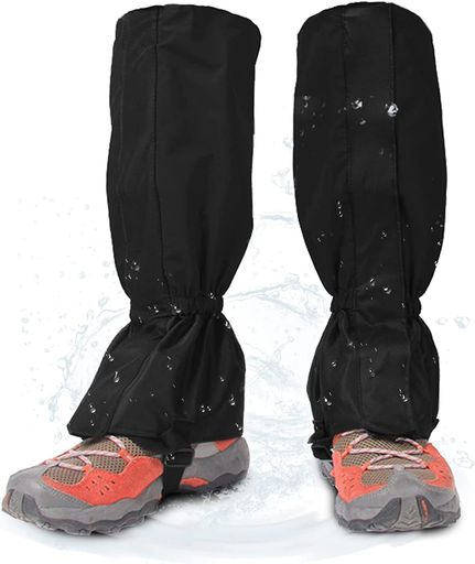 【防水性と透湿性を最適なバランスで実現】通気性、防水、耐摩耗性ファブリック,一枚一枚丁寧に生地を選んでいるので、着心地も抜群!レッグカバーの下半分は丈夫な600Dナイロンオックスフォード生地を採用し、足をドライに保ちながら水や雪、低木にも耐えられるように設計されており、耐久性も備えています。ゲイターのアッパーにはストレッチ性のある生地を使用した3層構造を採用し、優れた耐水性・防塵性と最大限の通気性。防水防寒性能に優れるため、雨や雪の侵入や足元の汚れを防止できます。 【耐摩耗性】登山用ゲイターは防水加工の600Dオックスフォードを採用し、防水レベルはPU6000まで達します。高密度の素材は十分の頑丈さがあり、耐引裂性と長期耐久性にも優れています。登山スパッツは膝下から足首までをカバーして、雨や雪の侵入や足元の汚れを防止できます。晴れた日でも砂や小石などが靴の中へ入るのを防ぎます。春夏のハイキング・トレッキングから本格的な雪山にも対応できます。山好きには必須のアイテム。 【フィット感は最高です】幅広で粘着力強めのマジックテープは用途に合わせて便利に利用できます。