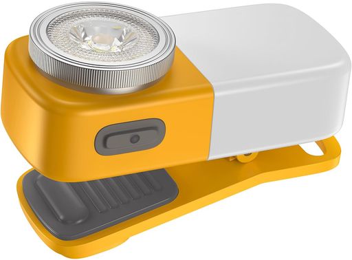 【二種類のLED光源&amp;多用途】白光&amp;赤光二種類のLED光源を搭載し、五つの常時点灯モード(高輝度、中輝度、低輝度、月光、赤光点灯)があり、明るさは最大250ルーメンで、照射距離は最大約60メートルに達します。小型懐中電灯としても使用でき、散歩、ジョギング、点検、登山、キャンプなどのアウトドアシーンや、防災時の照明としても活躍します。 【小型&amp;持ち運び便利】サイズは長さ5.2cm、幅2.4cm、厚さ2.5cmで、コンパクトな設計です。クリップを使って、服や帽子、ベルト、ズボン、バックパックなどにしっかりと挟むことができます。吊り下げ穴のデザインなので、吊り下げて使用することも可能です。また、OOWOLFクリップライトは鉄や金属に吸着でき、両手を解放する利便性を提供します。 【Type-C充電式&amp;電池残量表示】充電式バッテリーを搭載しており、Type-Cケーブルで簡単に充電でき、フル充電にはわずか1.5時間。ボタンに電池残量指示灯があり、バッテリー残量が一目でわかります。「月光」モードでは連続点灯時間が最大約90時間に達し、災害避難時でも充電切れの心配なく長時間活用できます。